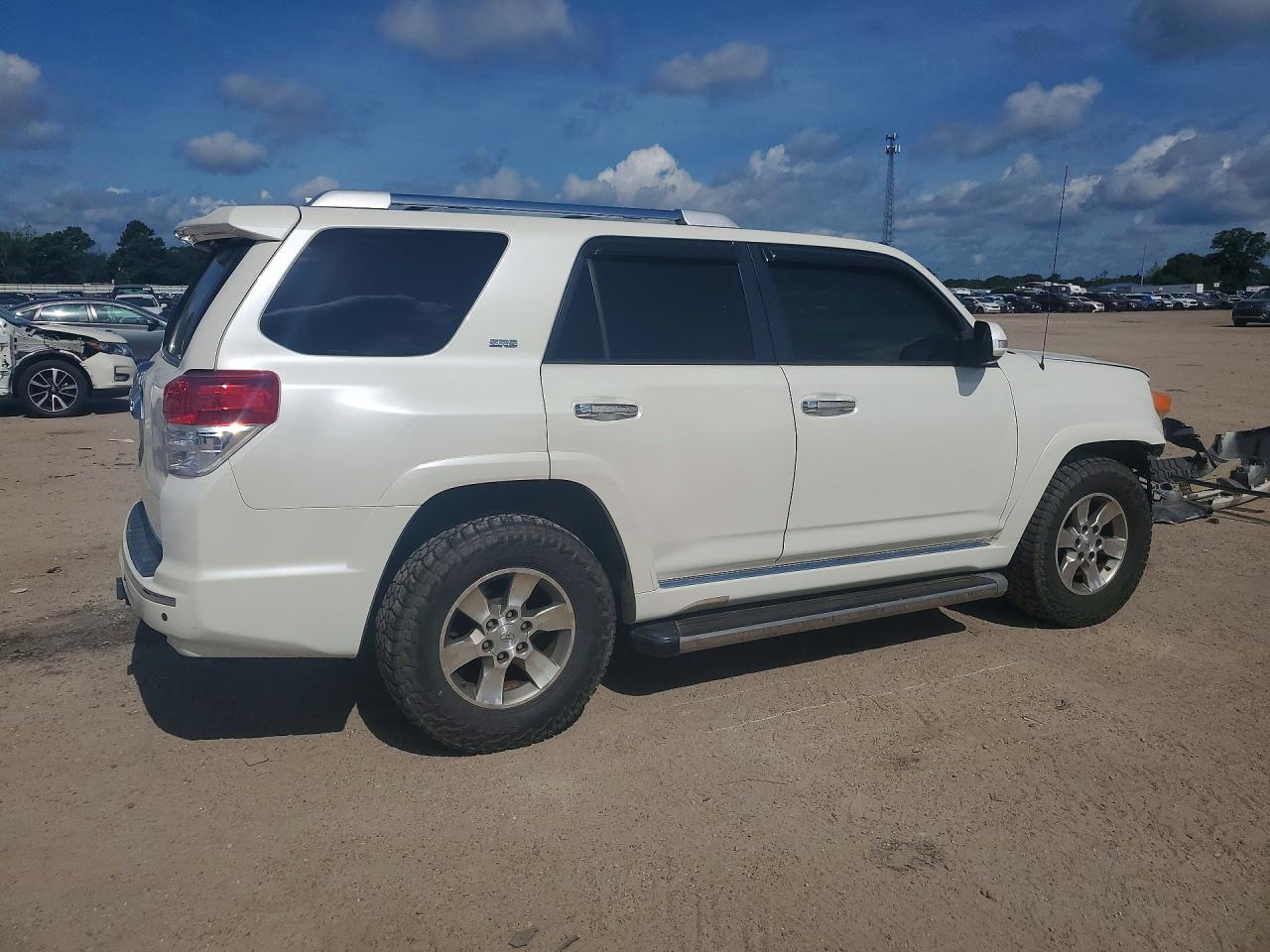 2011 Toyota 4runner Sr5 Белый vin: JTEZU5JRXB5014642