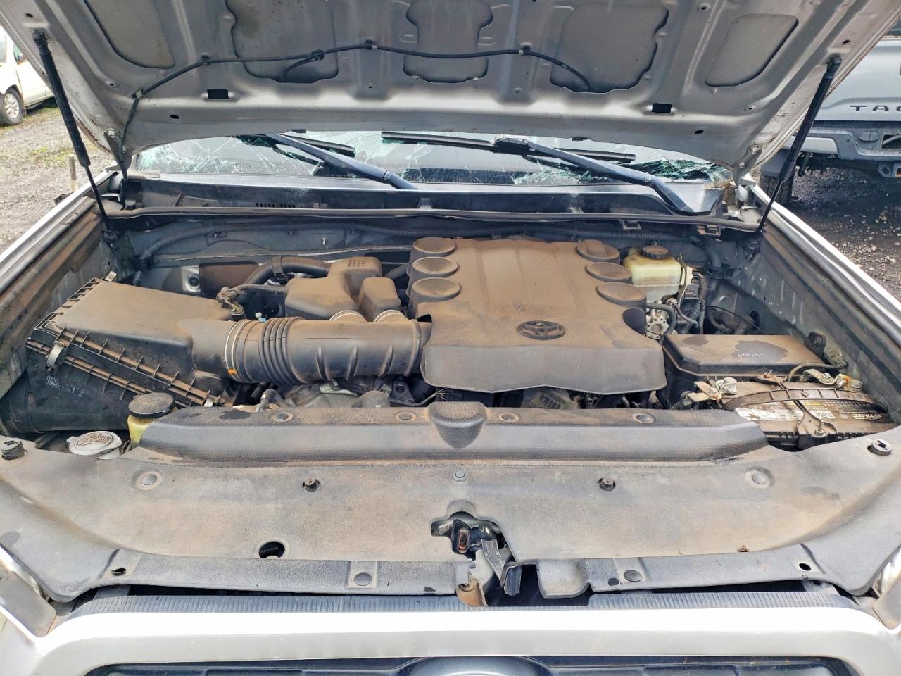 2011 Toyota 4runner Sr5 Серебряный vin: JTEZU5JRXB5019968