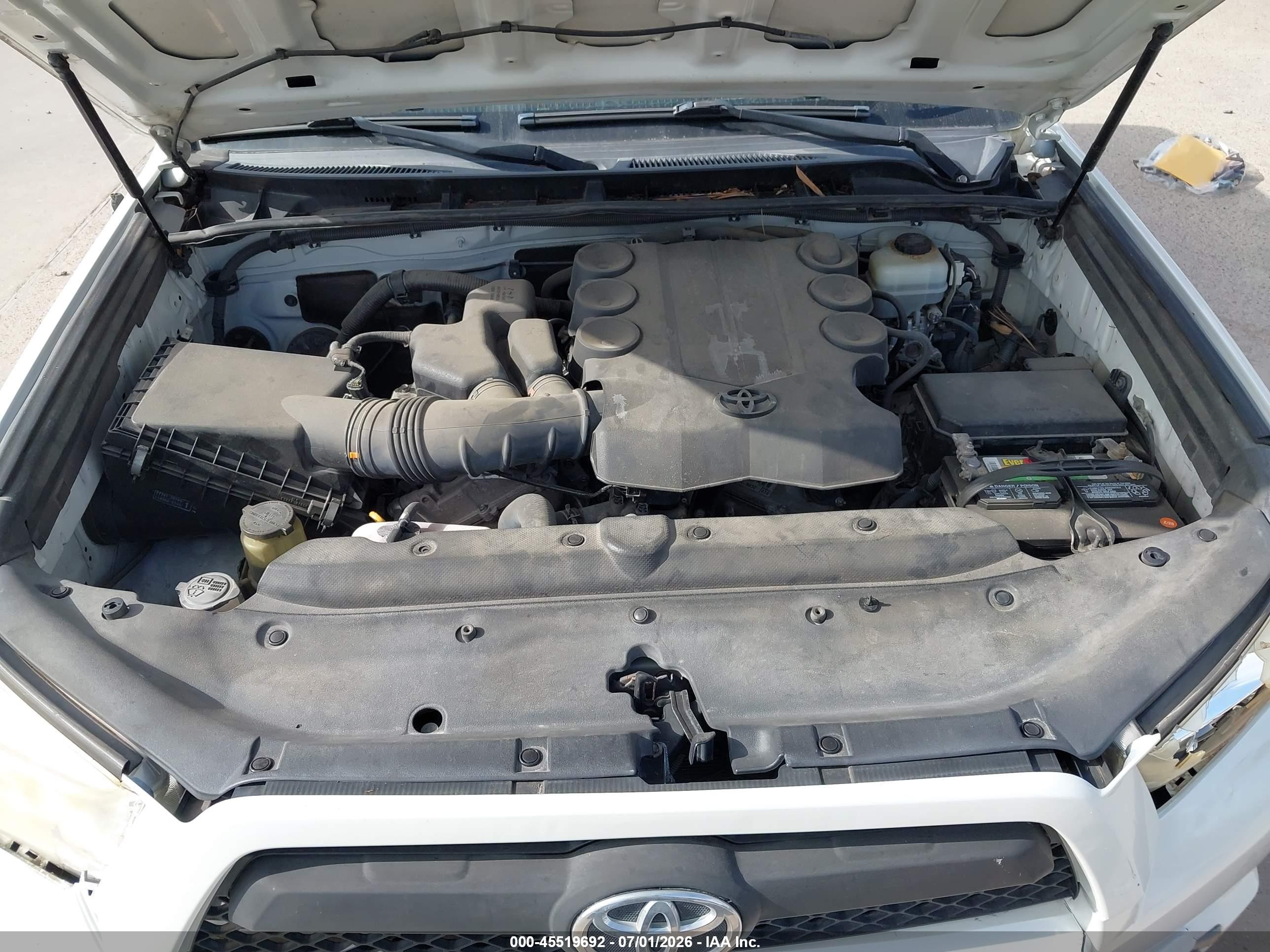 2012 Toyota 4runner Sr5 White vin: JTEZU5JRXC5038795