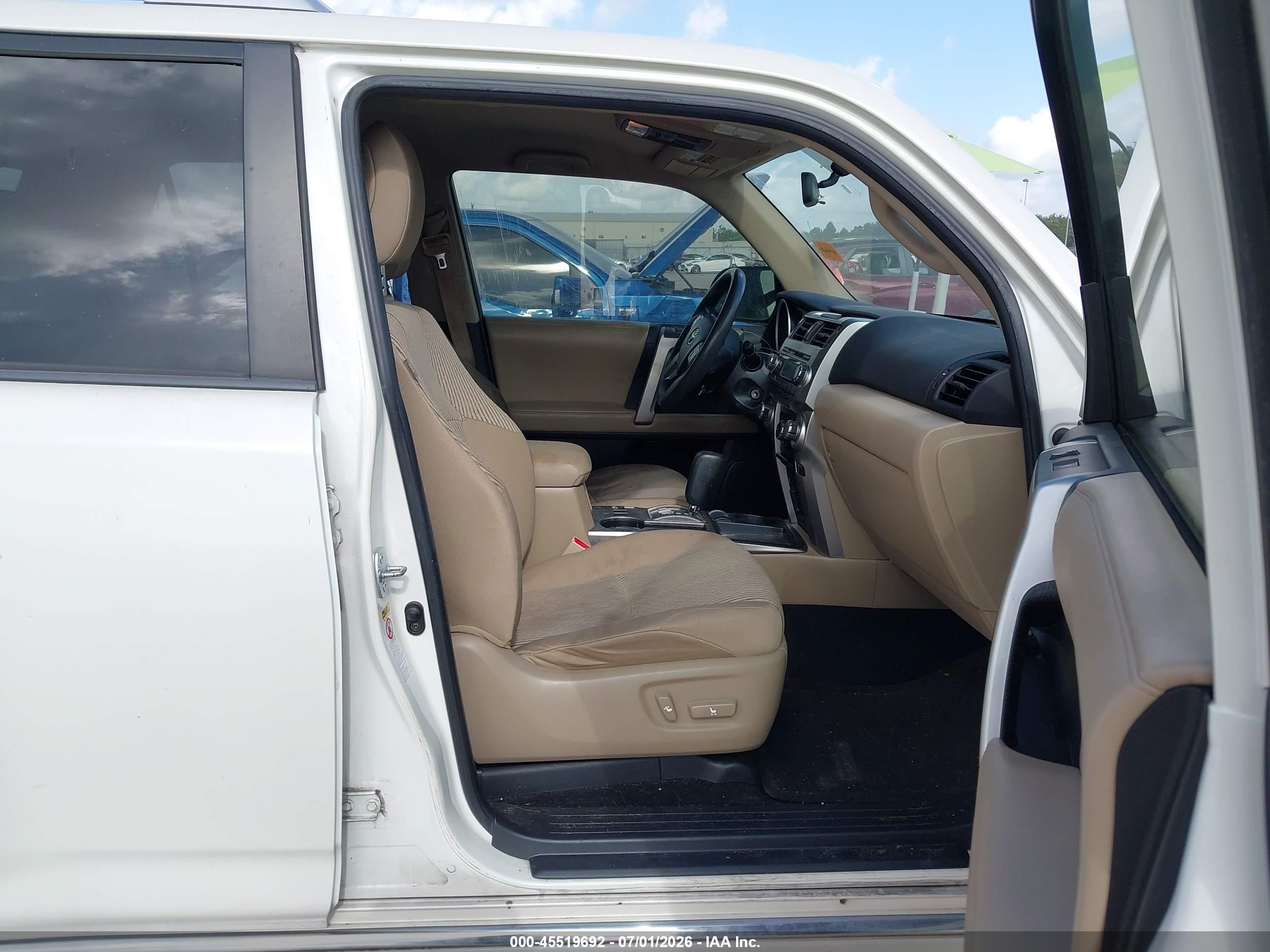 2012 Toyota 4runner Sr5 White vin: JTEZU5JRXC5038795