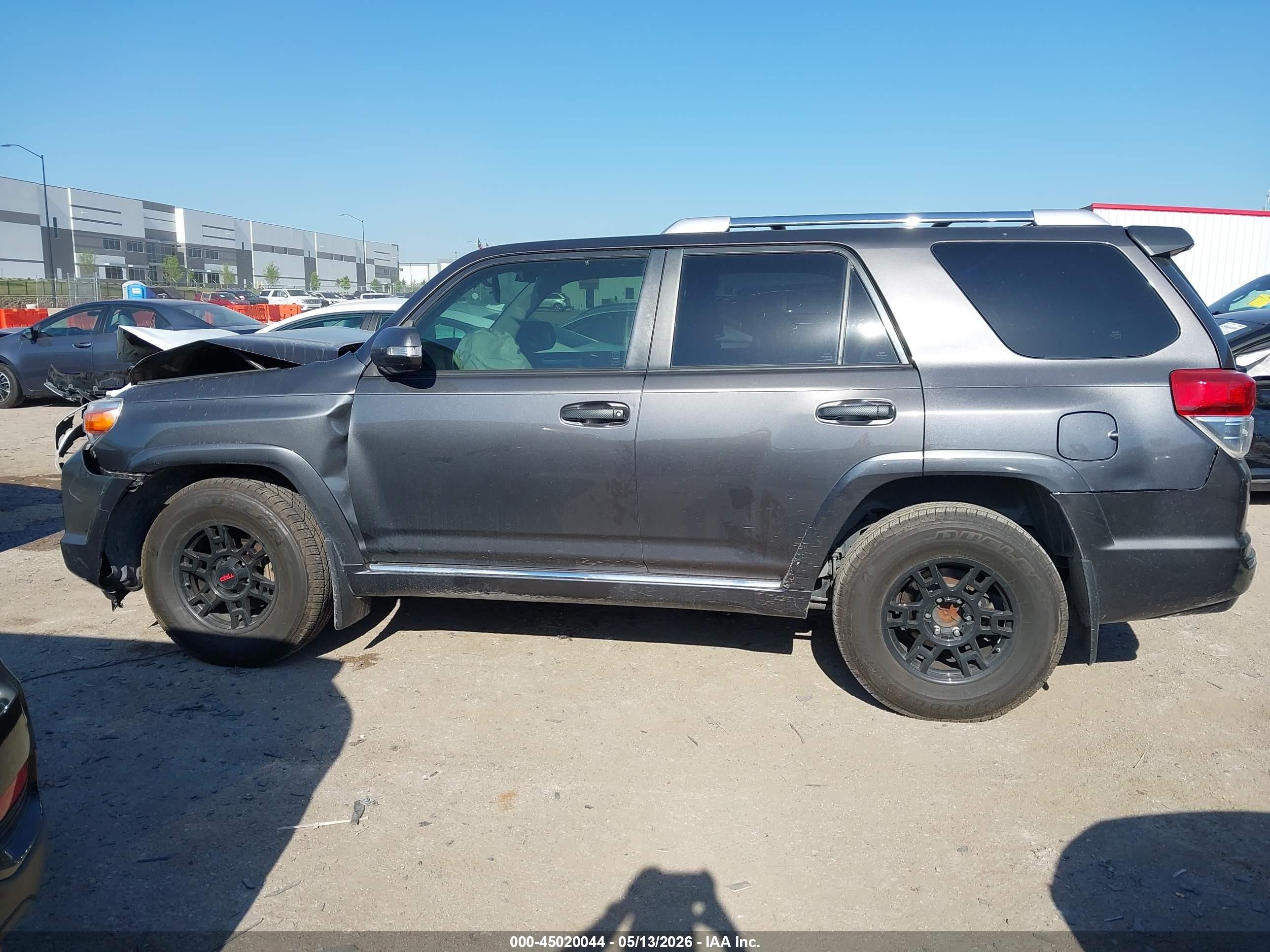 2012 Toyota 4runner Sr5 Серый vin: JTEZU5JRXC5040739