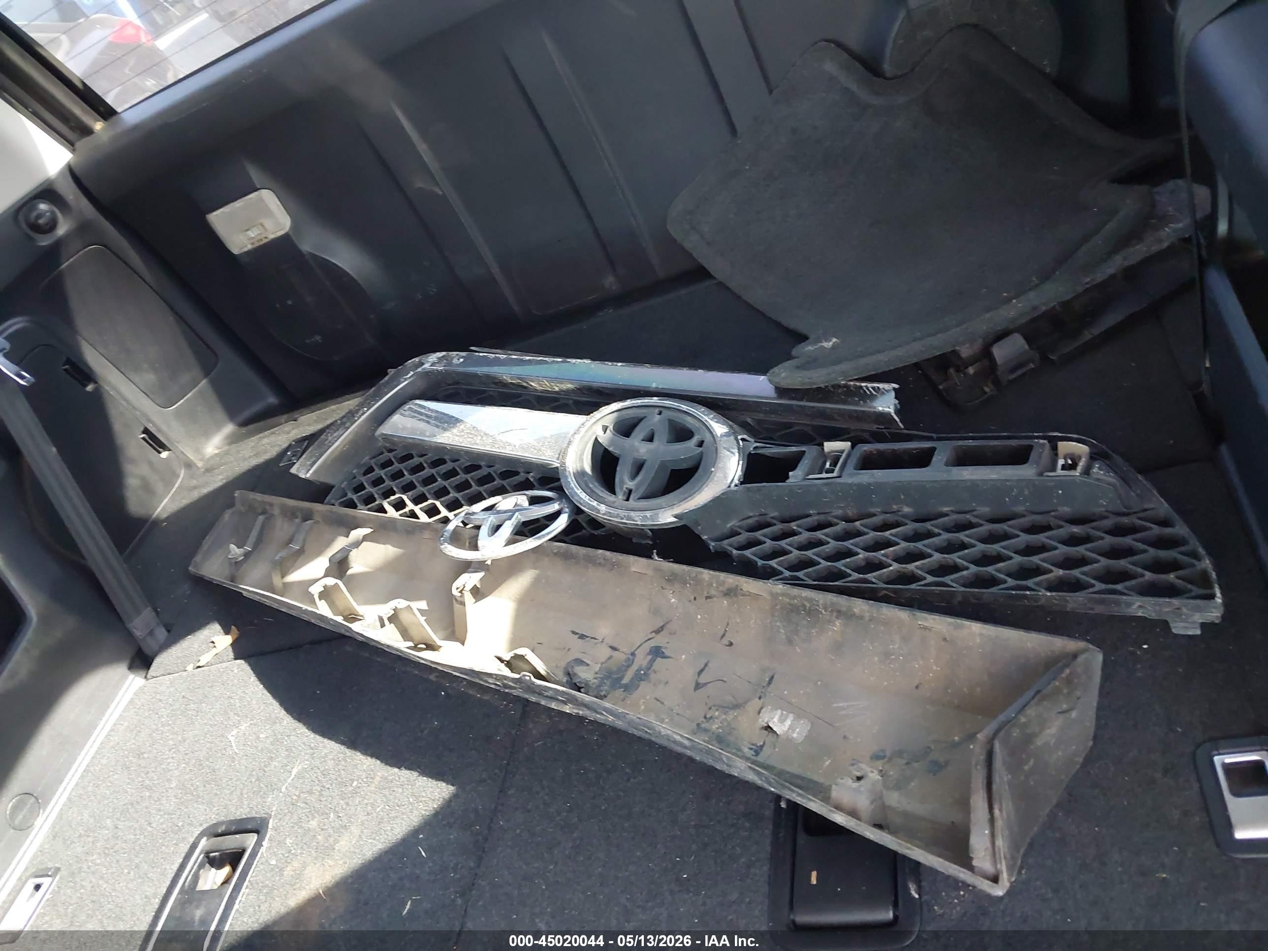 2012 Toyota 4runner Sr5 Серый vin: JTEZU5JRXC5040739
