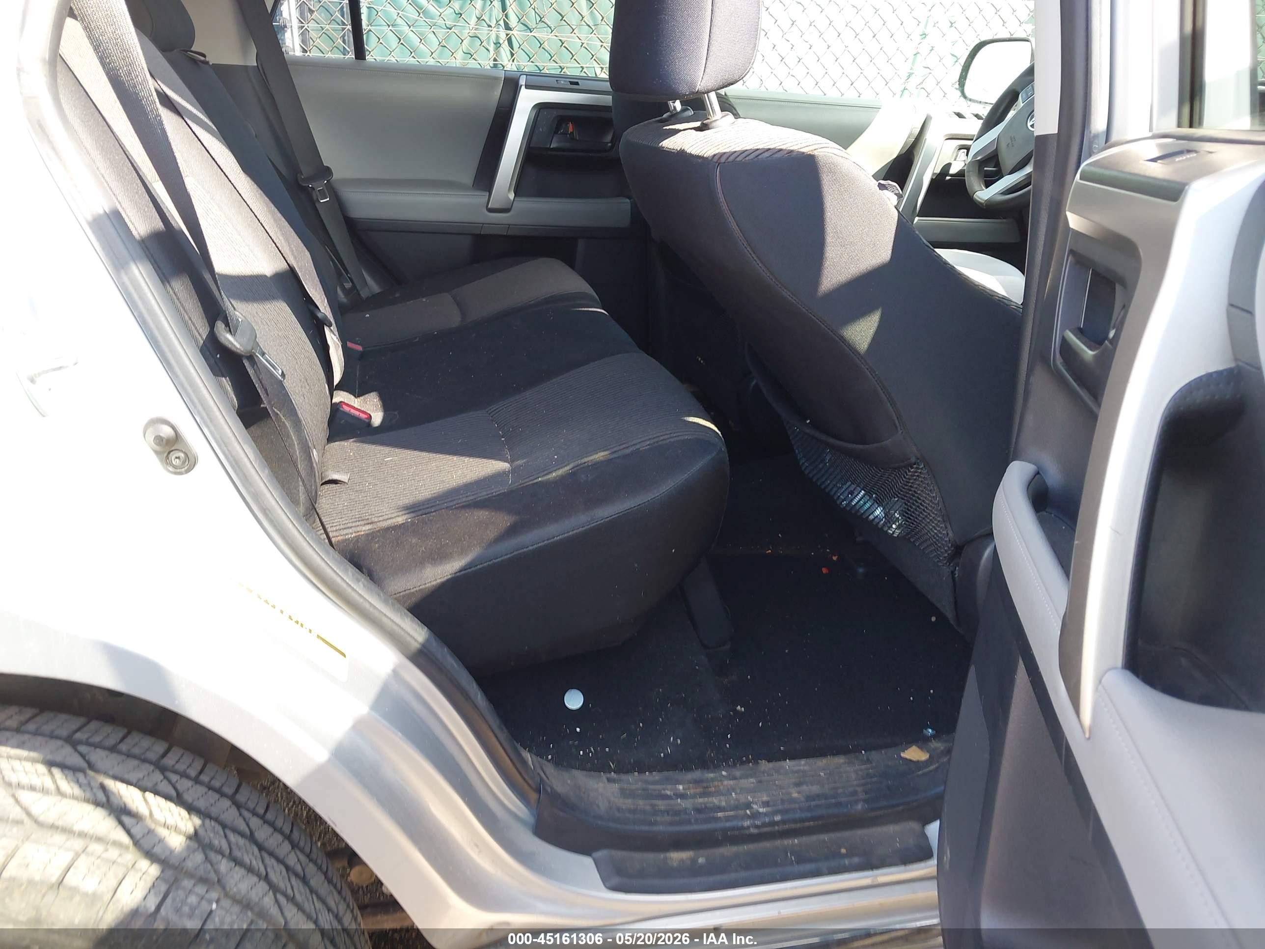 2013 Toyota 4runner Sr5 Silver vin: JTEZU5JRXD5051256