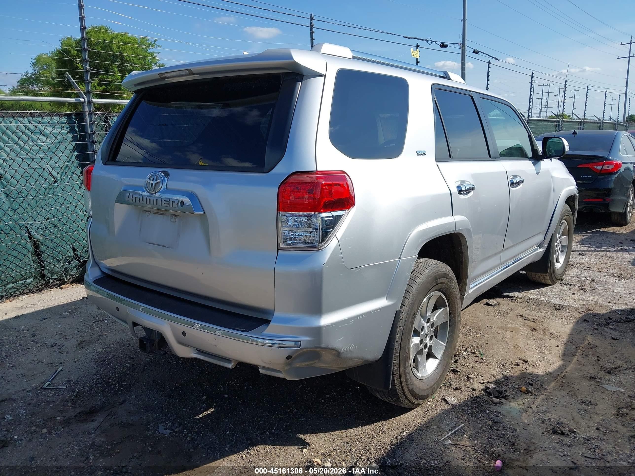2013 Toyota 4runner Sr5 Silver vin: JTEZU5JRXD5051256