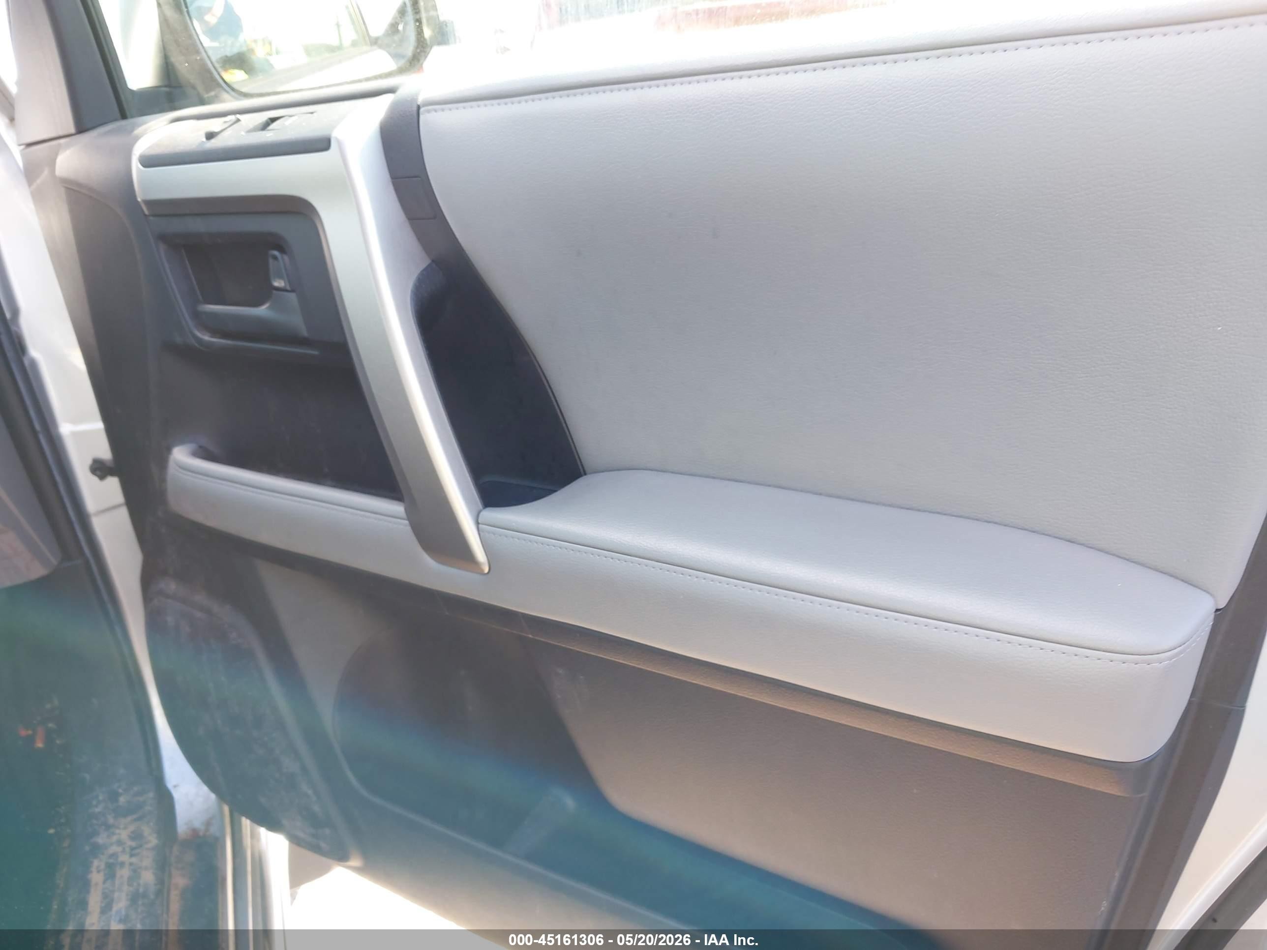 2013 Toyota 4runner Sr5 Silver vin: JTEZU5JRXD5051256