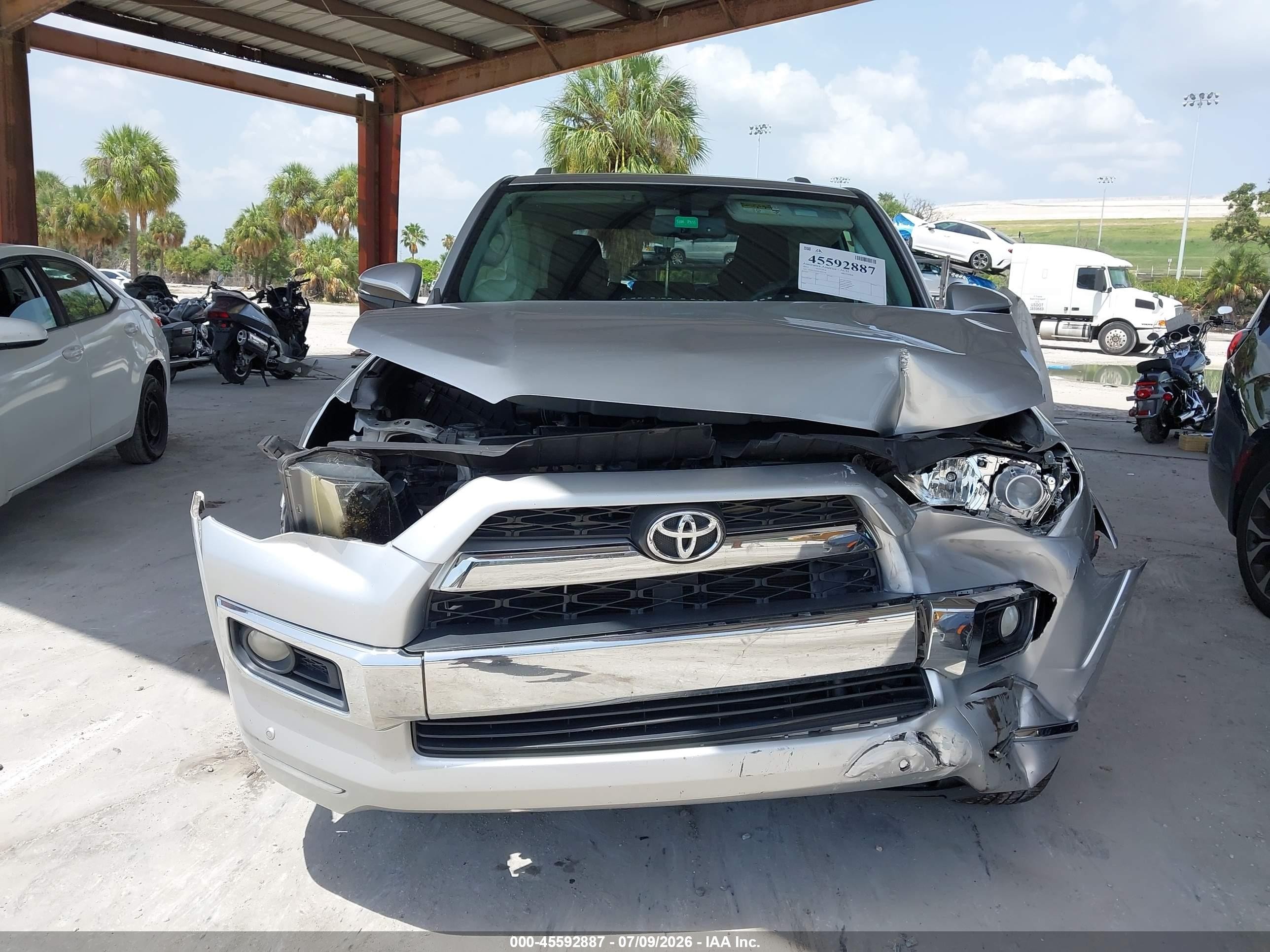 2014 Toyota 4runner Limited Silver vin: JTEZU5JRXE5065756