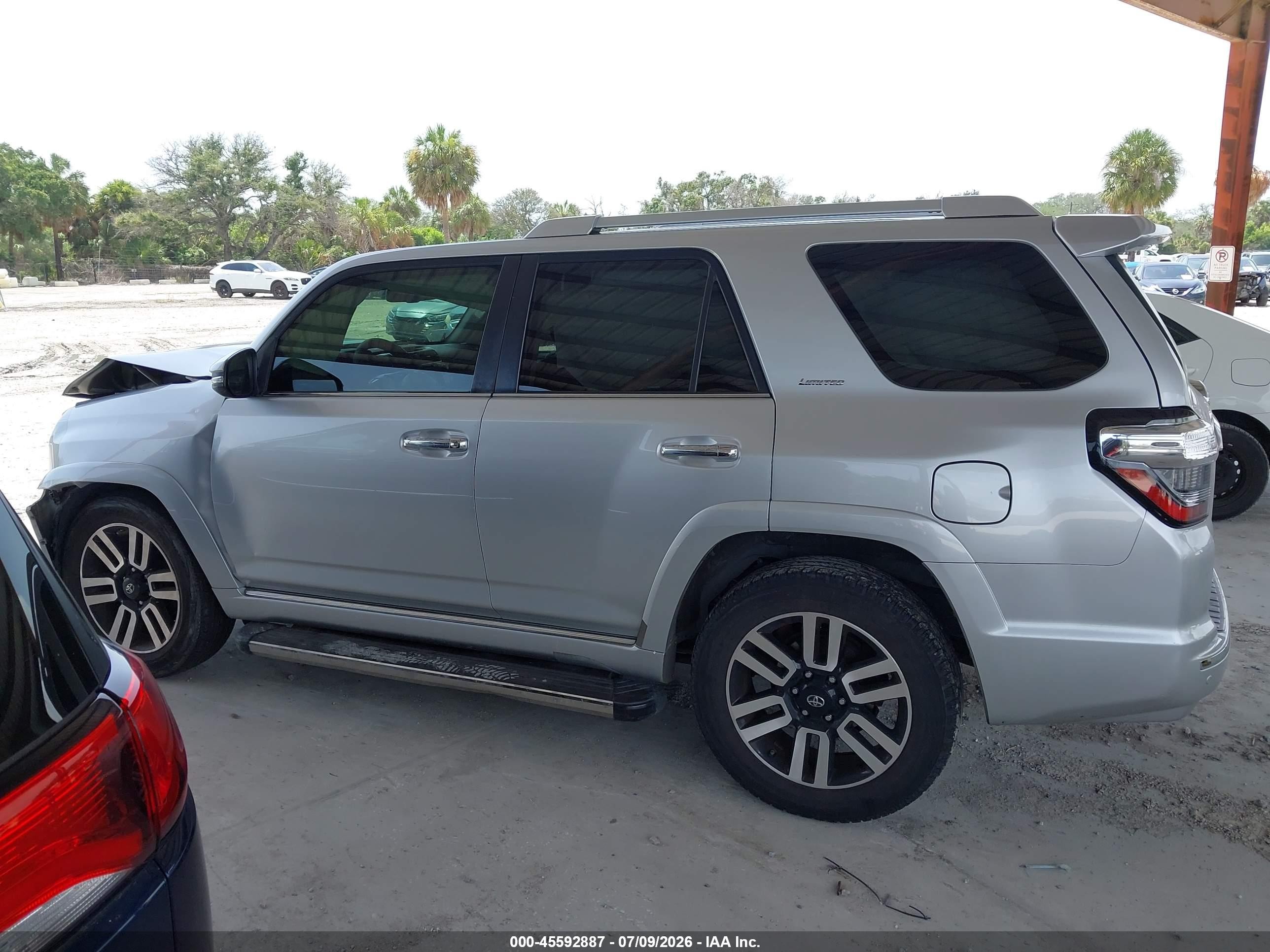 2014 Toyota 4runner Limited Silver vin: JTEZU5JRXE5065756