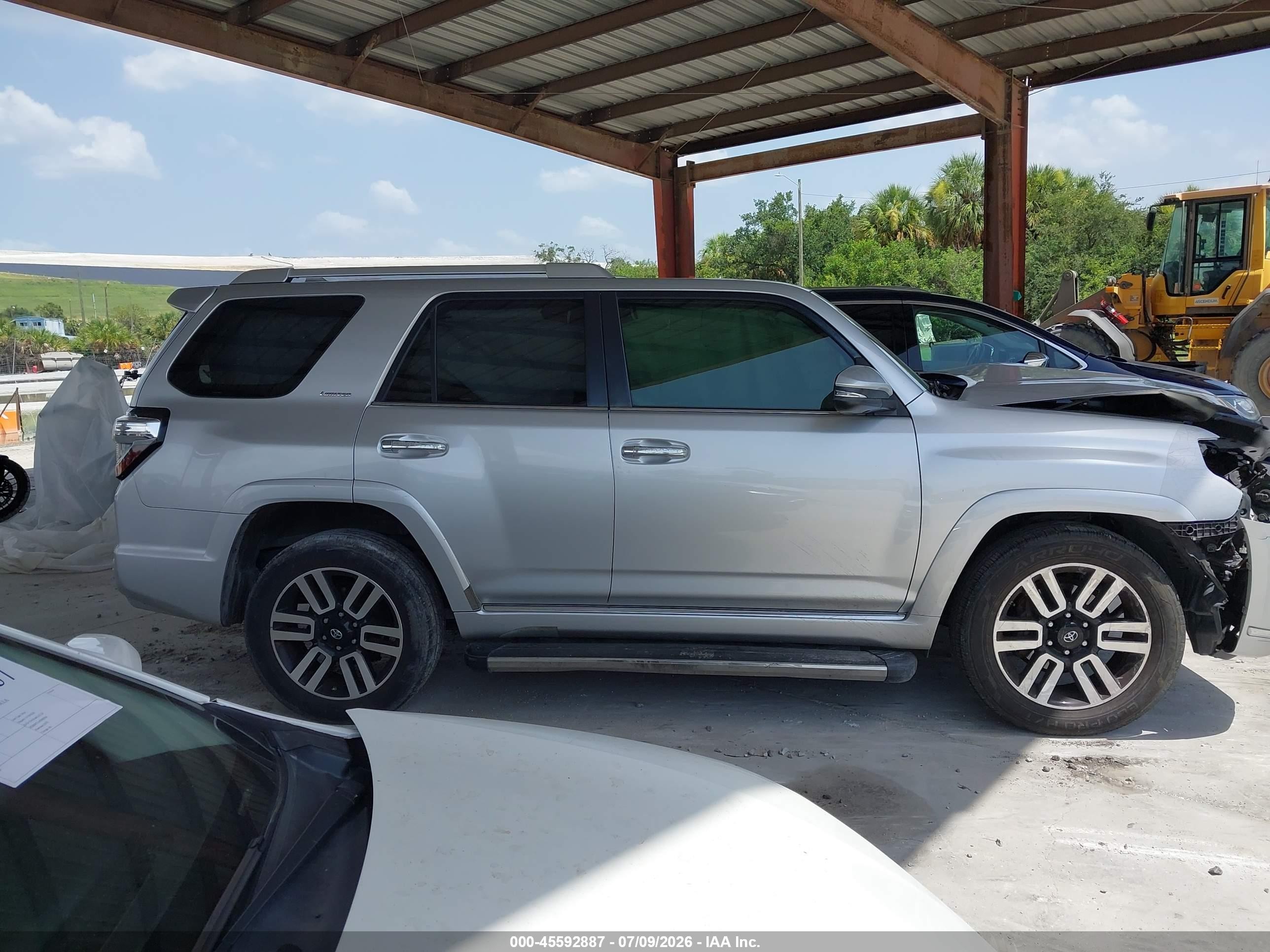 2014 Toyota 4runner Limited Silver vin: JTEZU5JRXE5065756