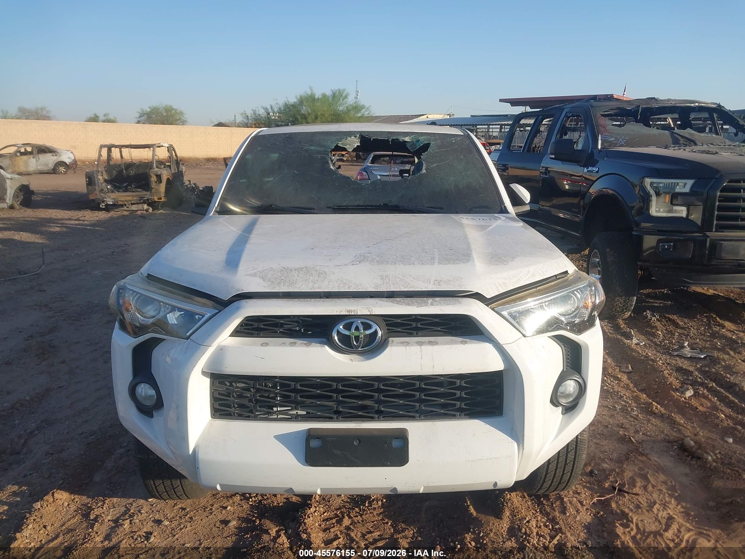 2015 Toyota 4runner Sr5 White vin: JTEZU5JRXF5107019