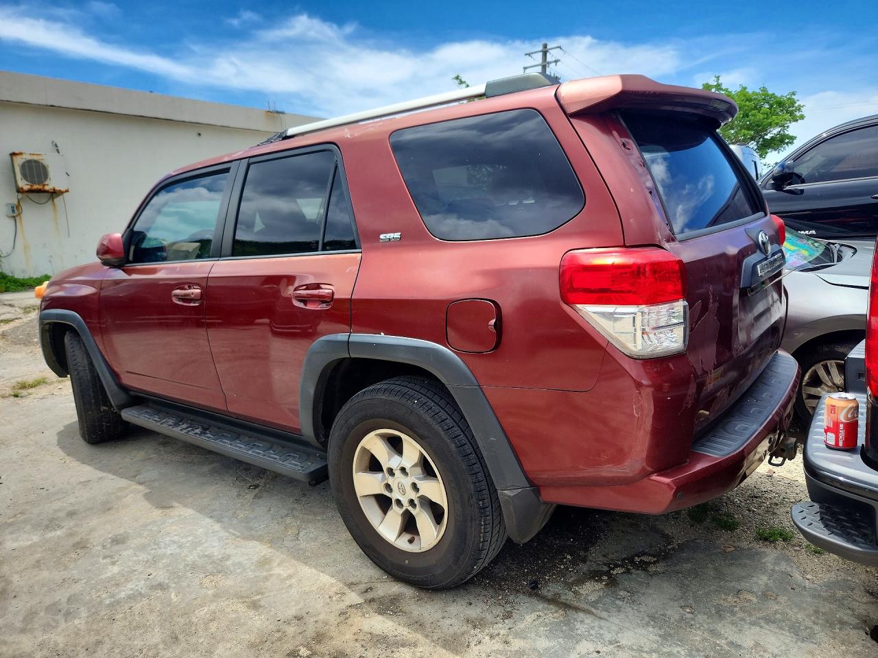 2011 Toyota 4runner Burgundy vin: JTEZX5JR4B5000470