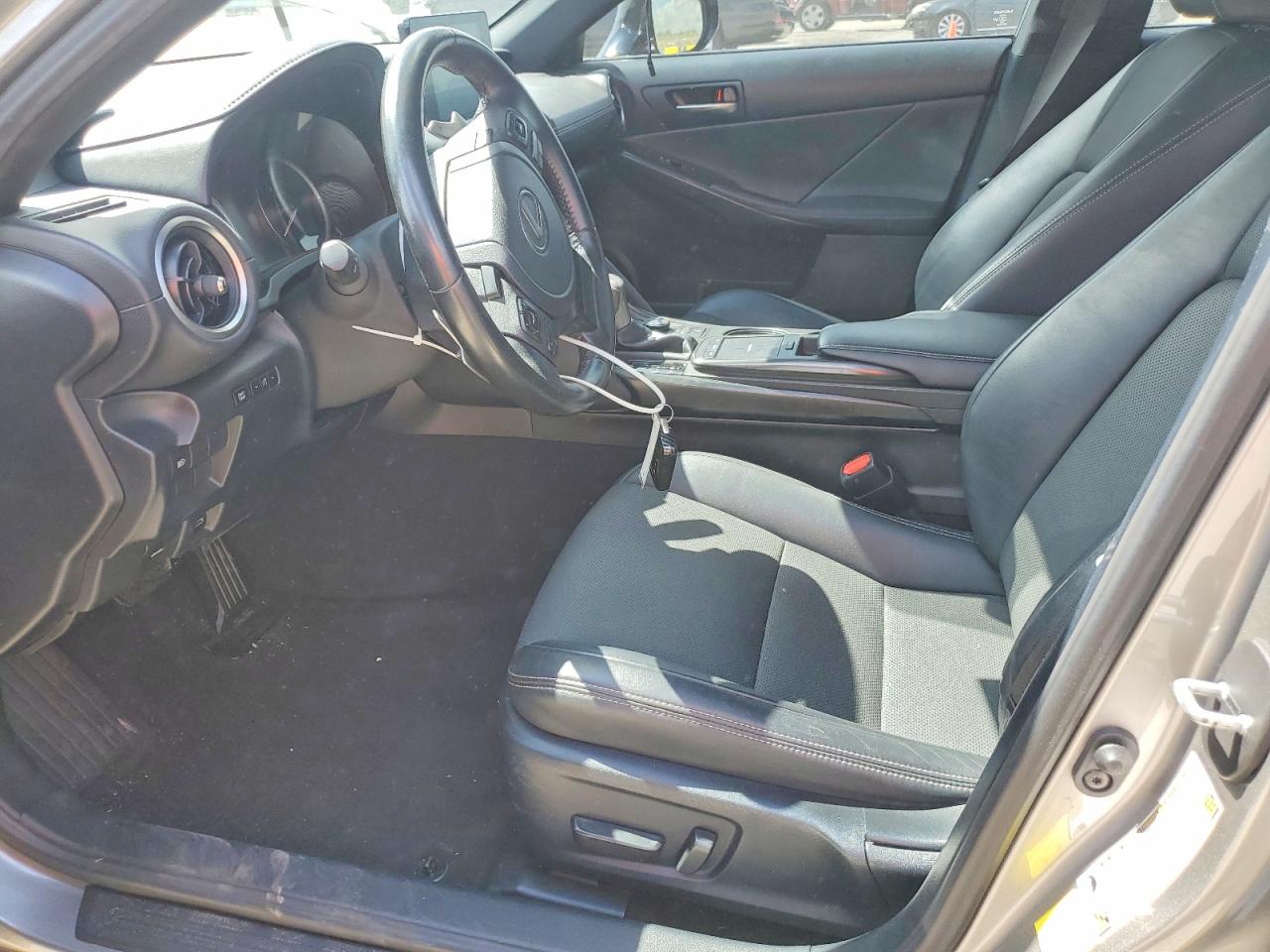 2021 Lexus Is 300 Beige vin: JTHAA1D25M5109886
