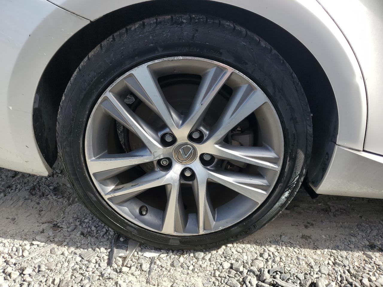 2020 Lexus Is 300 White vin: JTHAA1D26L5101245 Damage: Right Rear Wheel, Curb Rash, > 12 Inches