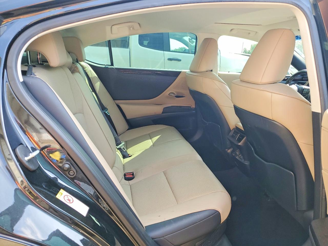 2019 Lexus Es Black vin: JTHB21B10K2041684
