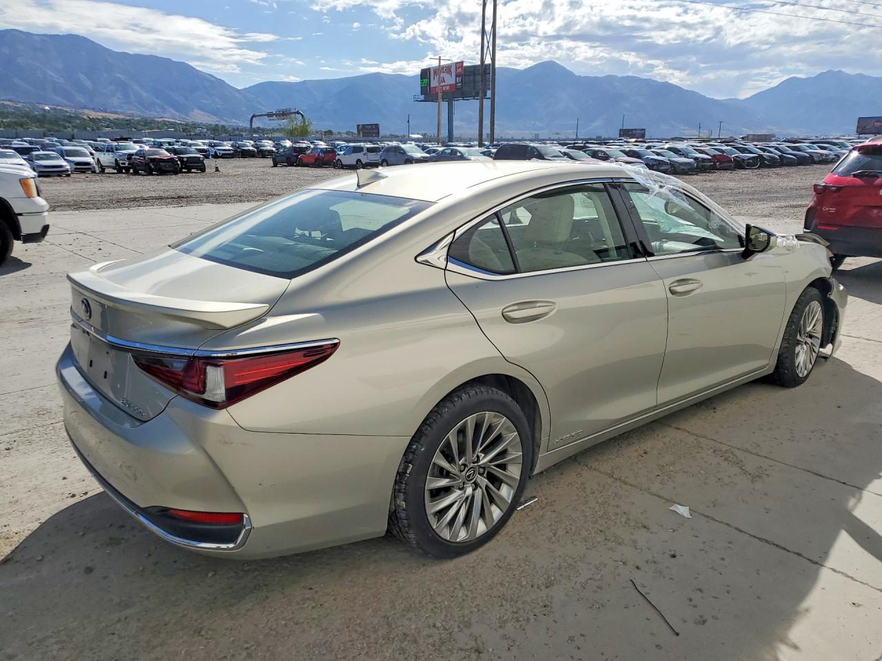 2019 Lexus Es 300h Beige vin: JTHB21B16K2037526
