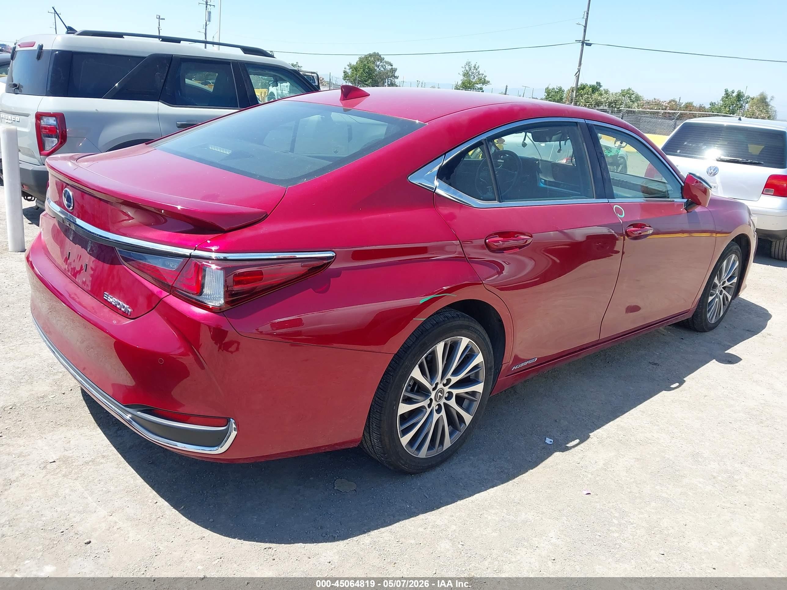 2019 Lexus Es 300h Red vin: JTHB21B18K2030335