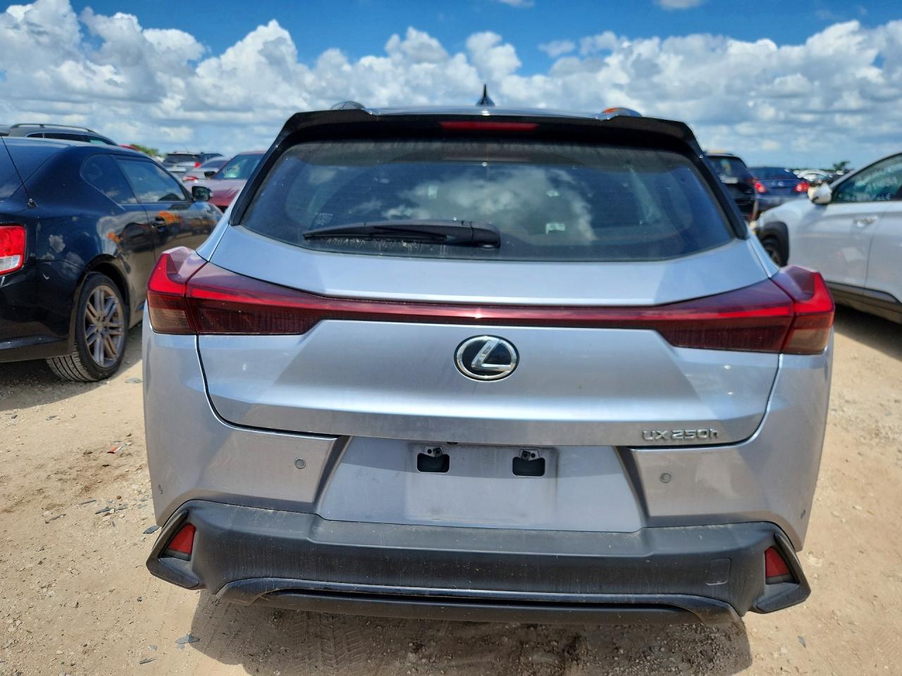 2024 Lexus Ux 250h F Sport Design Серебряный vin: JTHB6JBH1R2164003