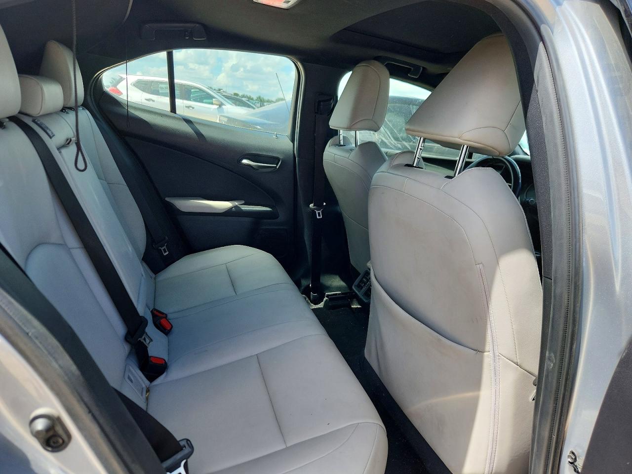 2024 Lexus Ux 250h F Sport Design Серебряный vin: JTHB6JBH1R2164003