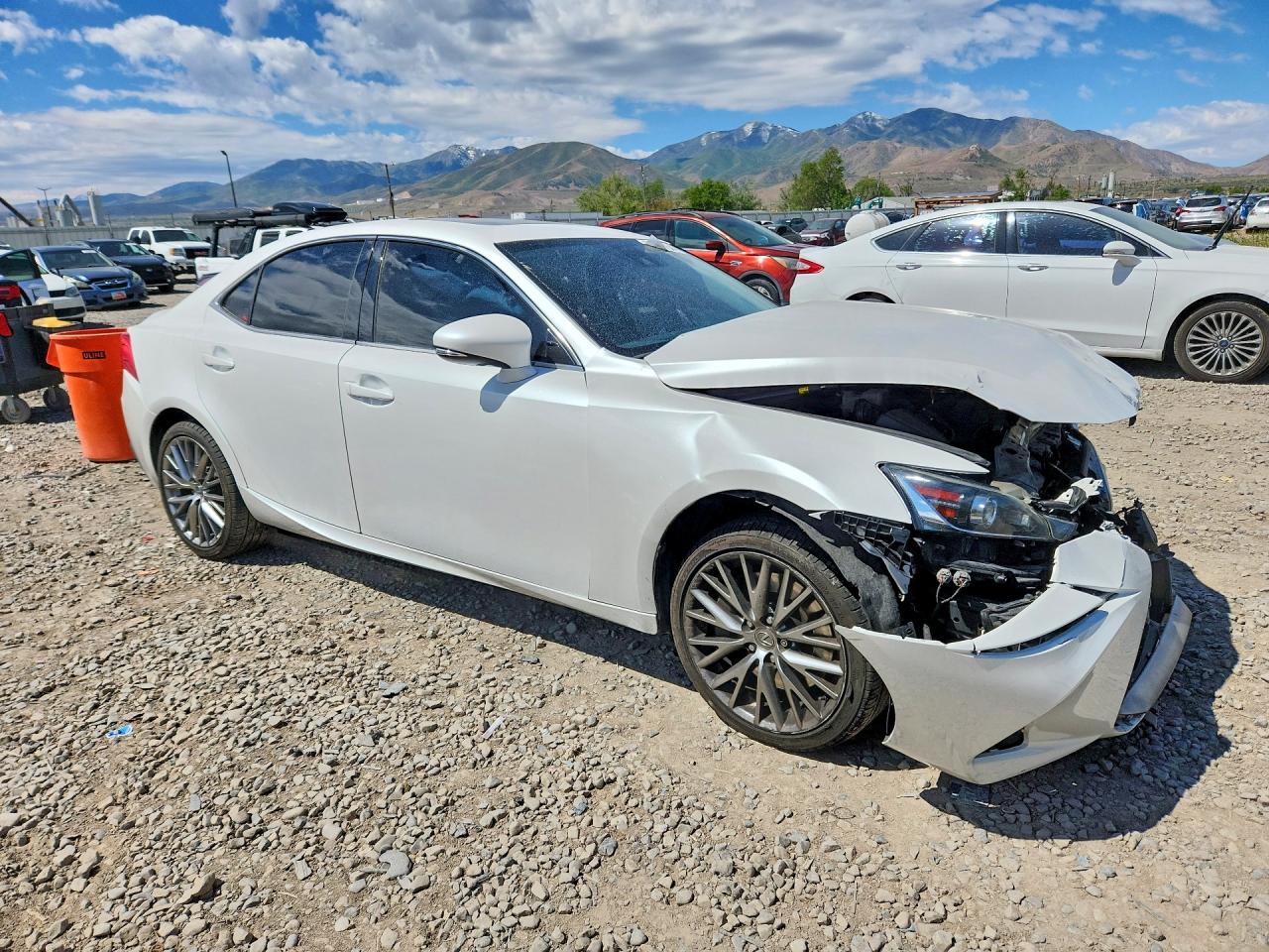 2018 Lexus Is 300 White vin: JTHBA1D20J5067076