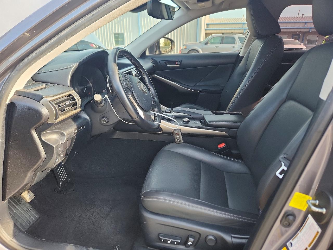 2018 Lexus Is 300 Серый vin: JTHBA1D21J5068642