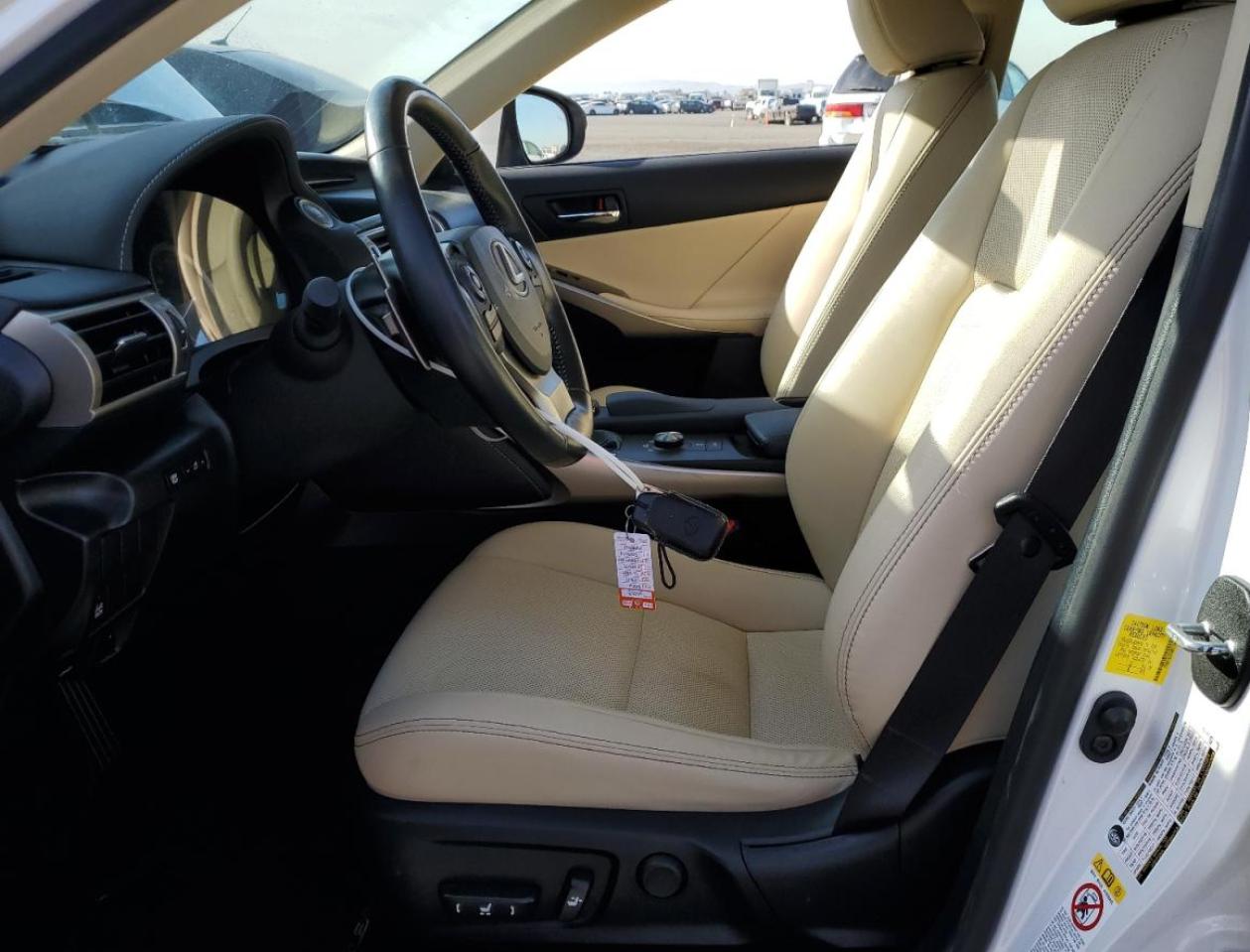 2016 Lexus Is 200t White vin: JTHBA1D22G5037134