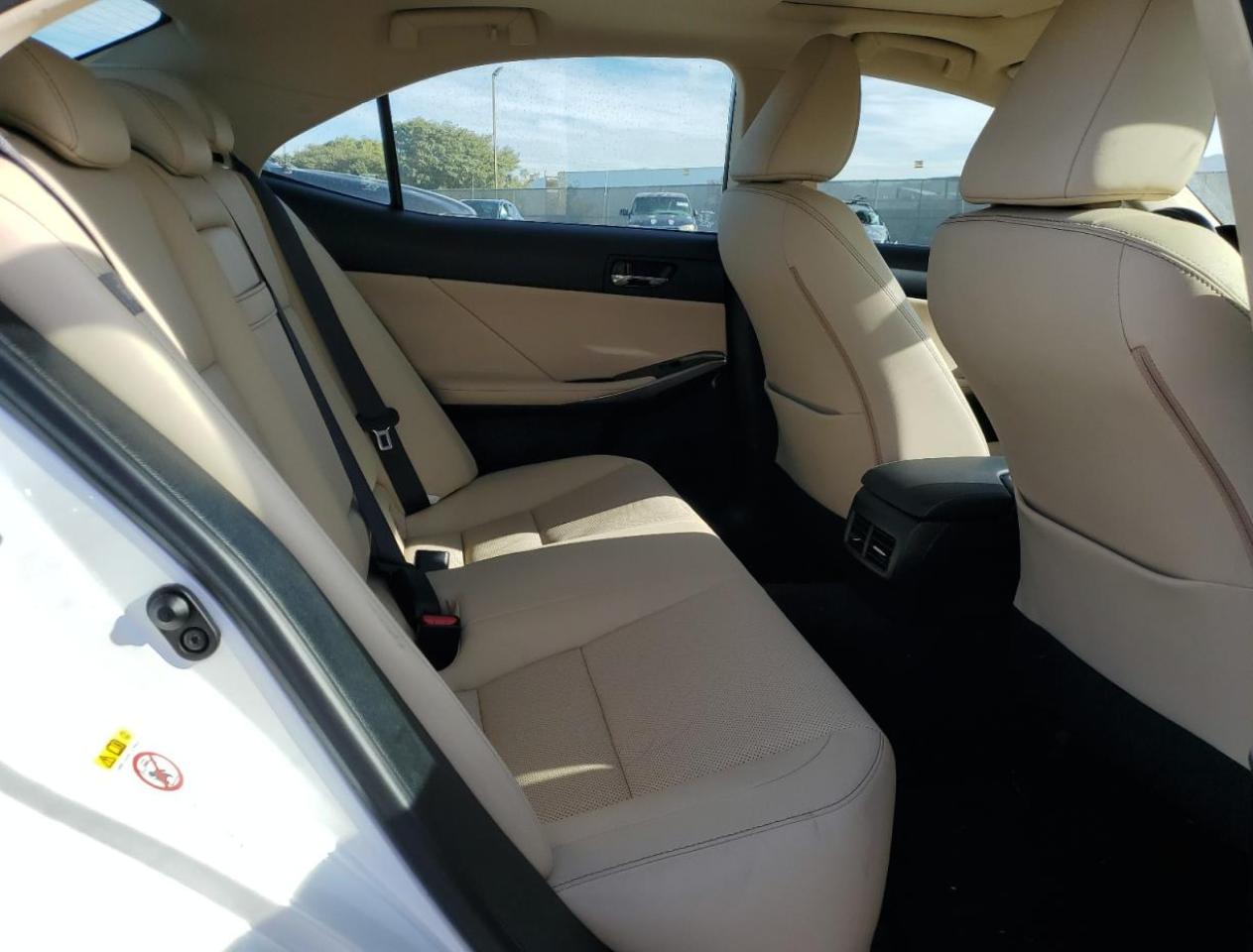 2016 Lexus Is 200t White vin: JTHBA1D22G5037134
