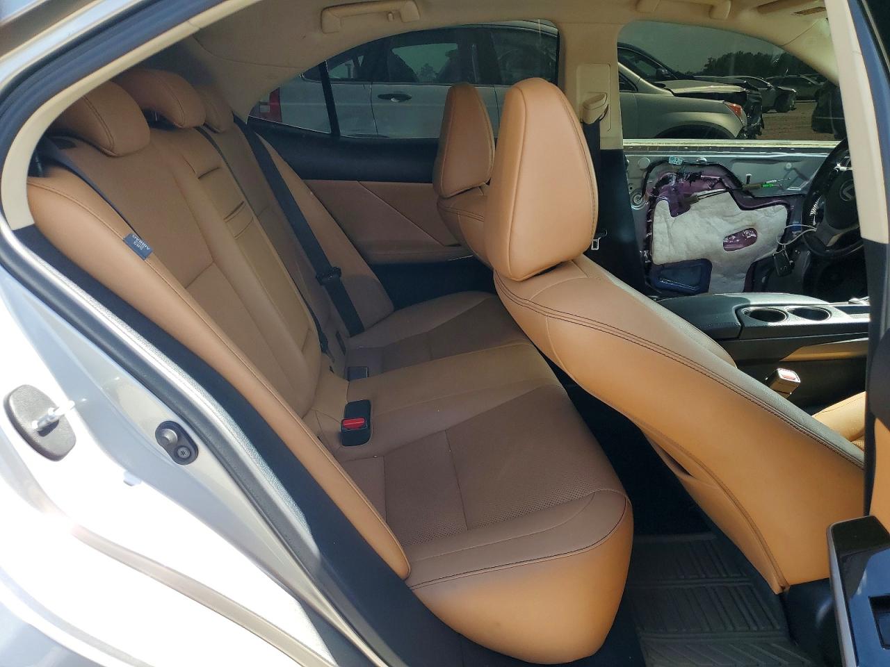 2016 Lexus Is 200t Silver vin: JTHBA1D23G5009066