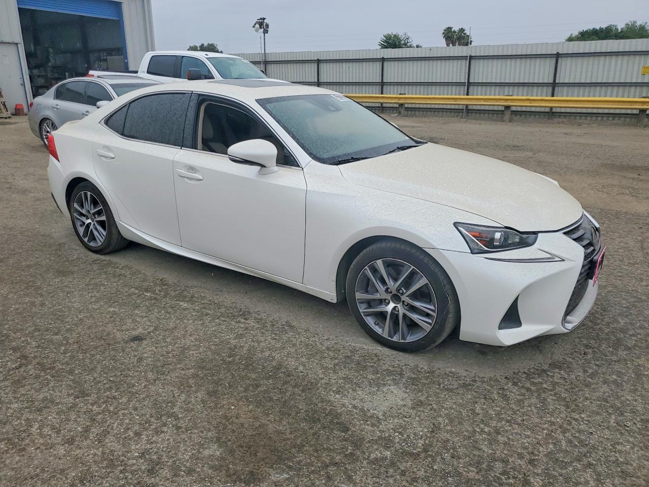 2018 Lexus Is 300 Base White vin: JTHBA1D24J5083913