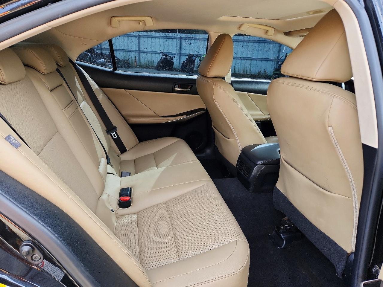 2017 Lexus Is 200t Черный vin: JTHBA1D26H5048395
