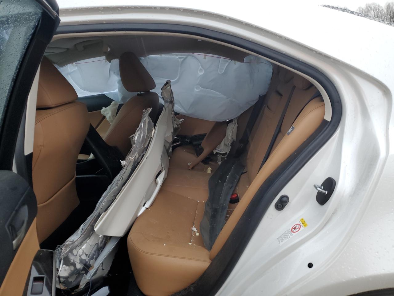 2017 Lexus Is 200t White vin: JTHBA1D26H5057064