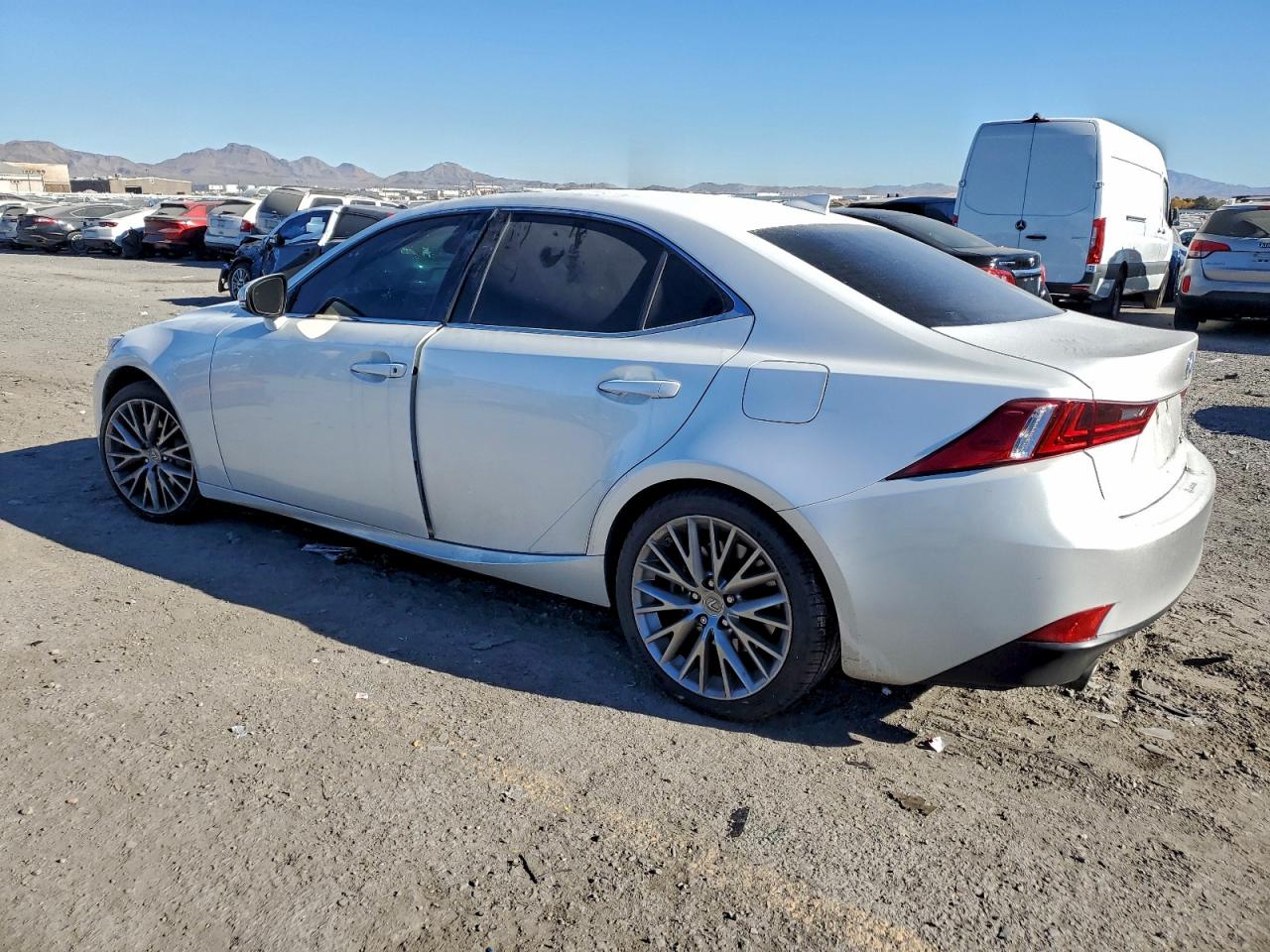 2016 Lexus Is 200t White vin: JTHBA1D27G5018501