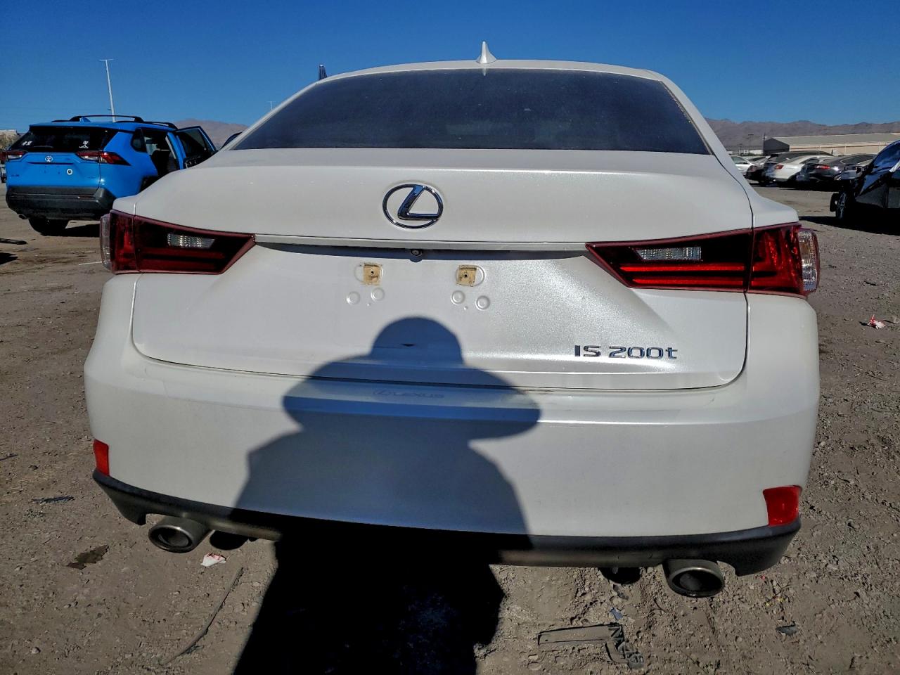 2016 Lexus Is 200t White vin: JTHBA1D27G5018501