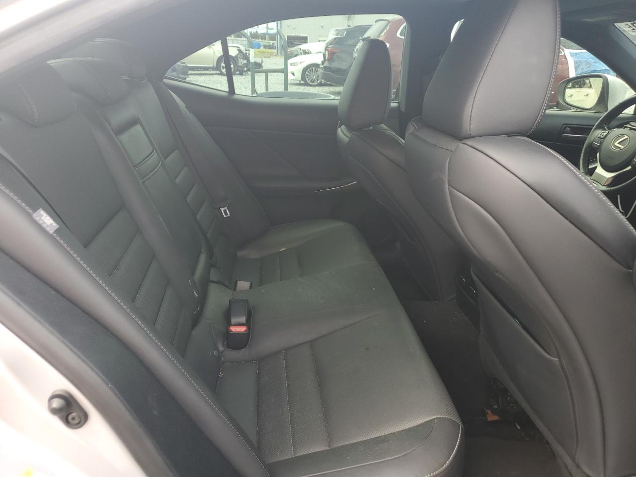 2018 Lexus Is 300 Серебряный vin: JTHBA1D28J5069450