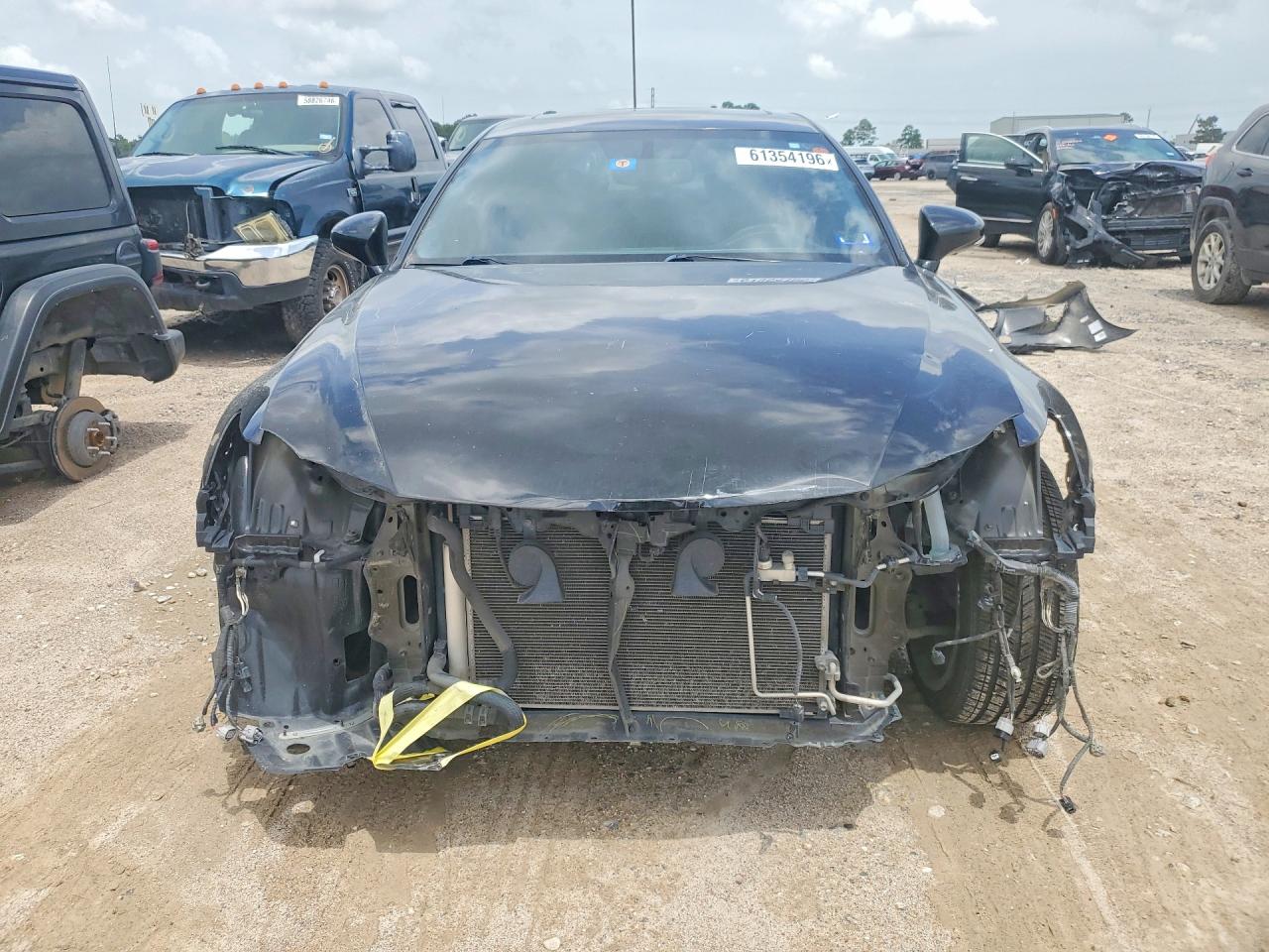 2016 Lexus Is 200t Черный vin: JTHBA1D29G5009525