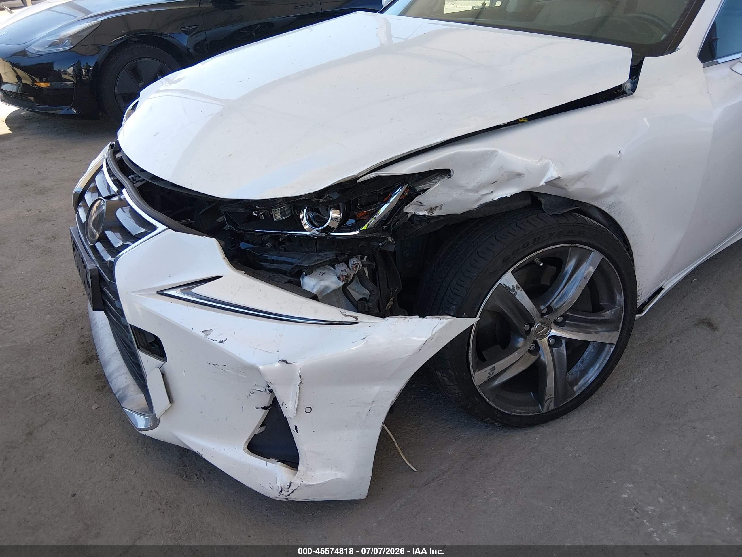2017 Lexus Is 200t Белый vin: JTHBA1D29H5042851