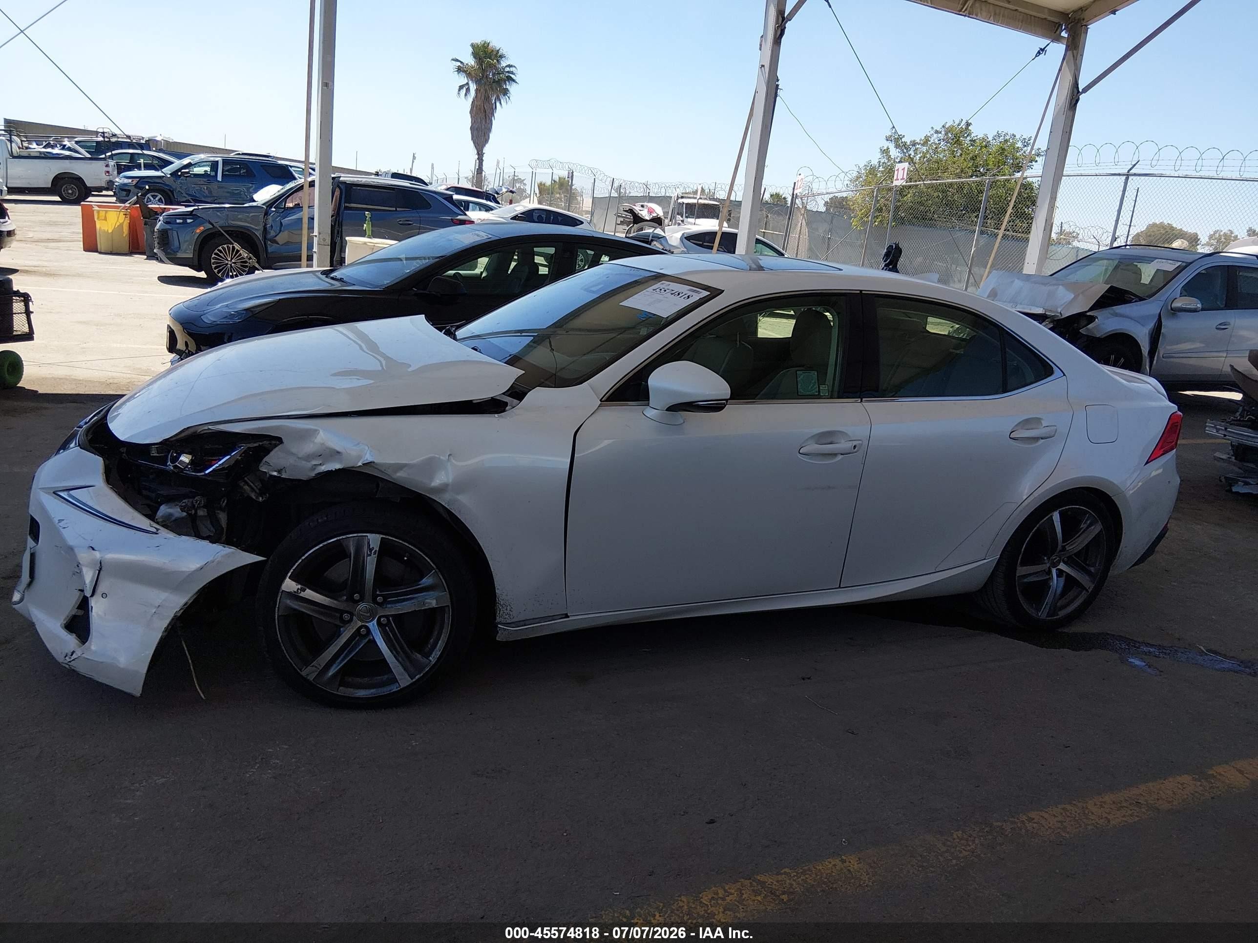 2017 Lexus Is 200t Белый vin: JTHBA1D29H5042851
