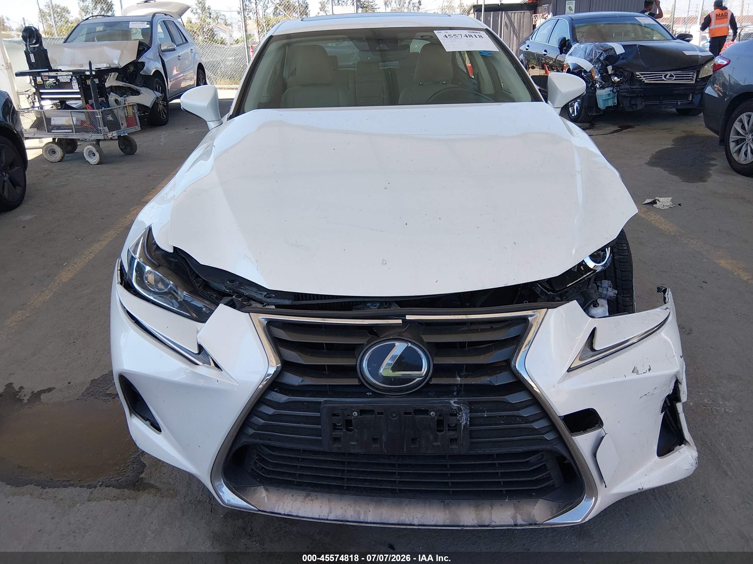 2017 Lexus Is 200t Белый vin: JTHBA1D29H5042851