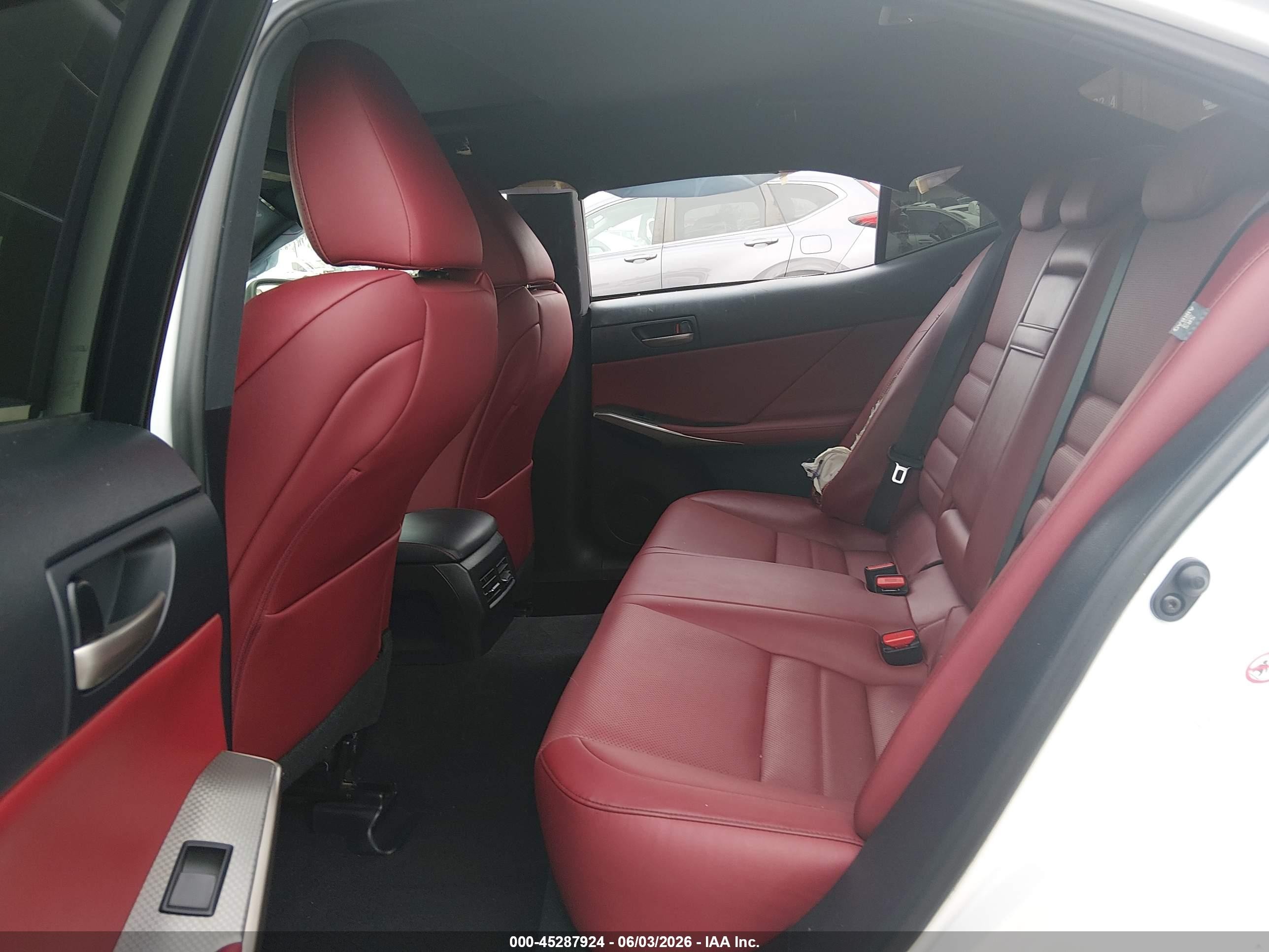 2017 Lexus Is 200t   Белый vin: JTHBA1D29H5045250