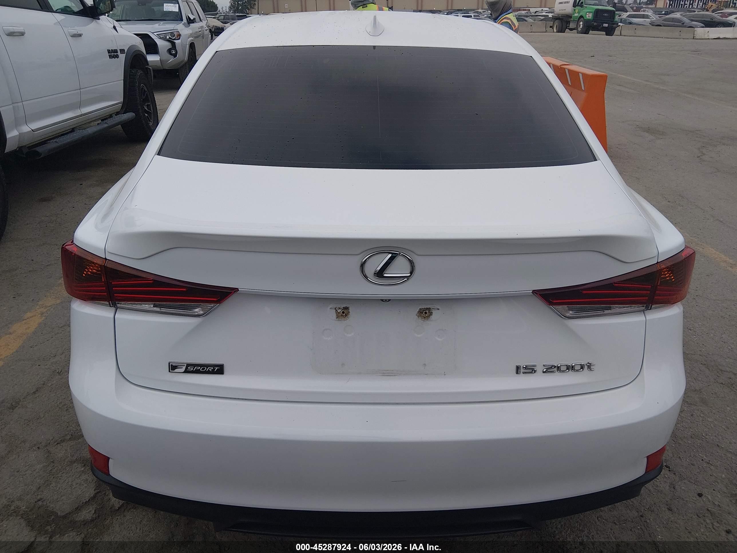 2017 Lexus Is 200t   Белый vin: JTHBA1D29H5045250