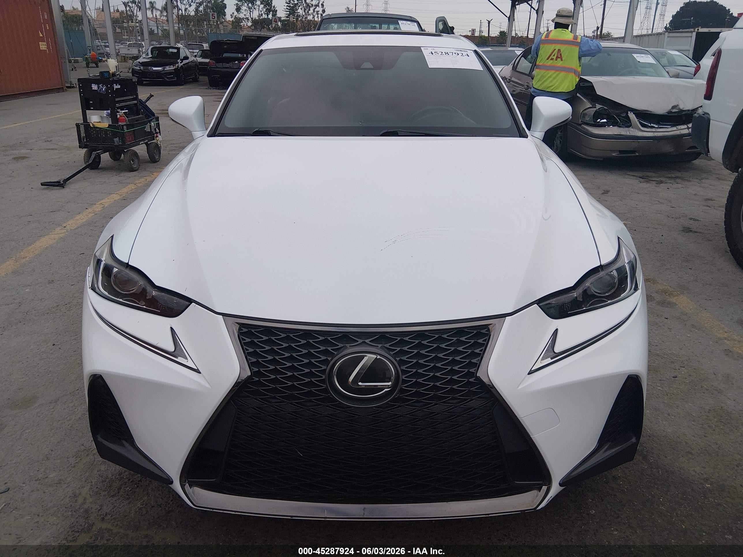 2017 Lexus Is 200t   Белый vin: JTHBA1D29H5045250