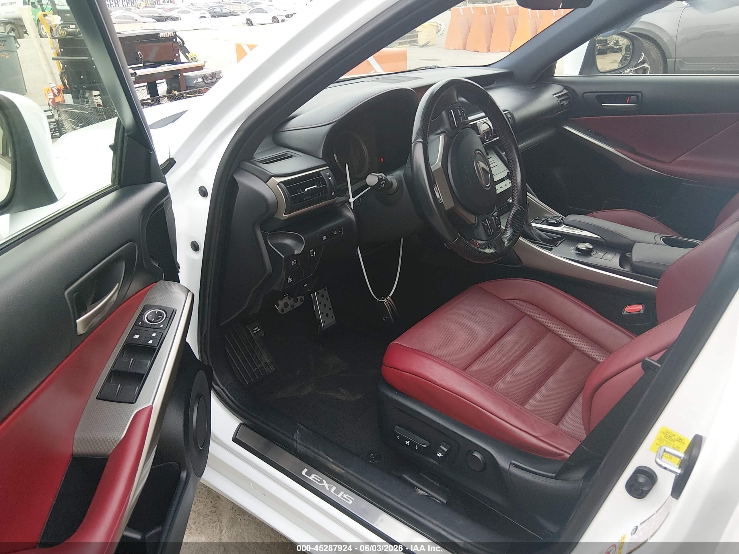 2017 Lexus Is 200t   Белый vin: JTHBA1D29H5045250