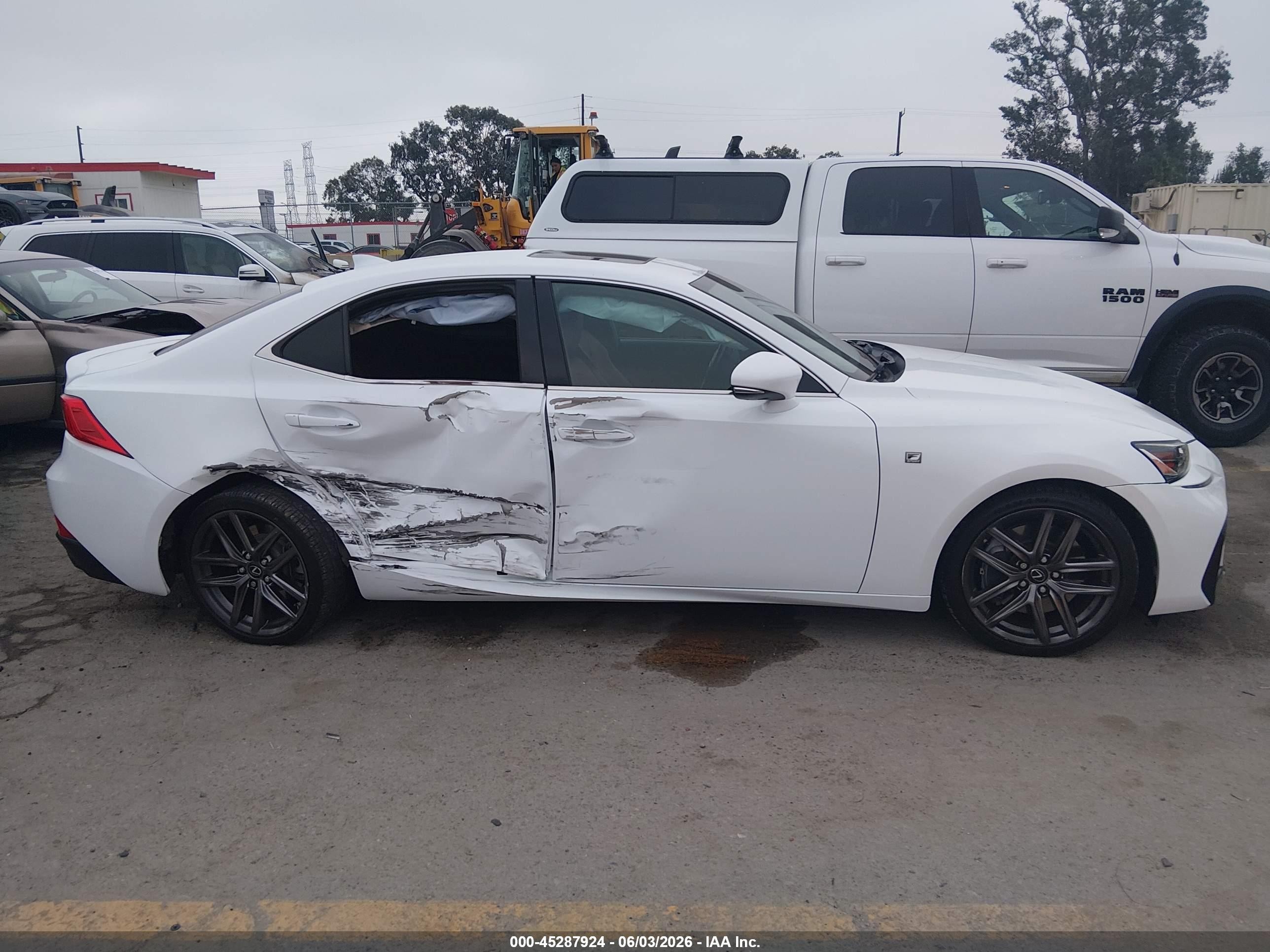 2017 Lexus Is 200t   Белый vin: JTHBA1D29H5045250