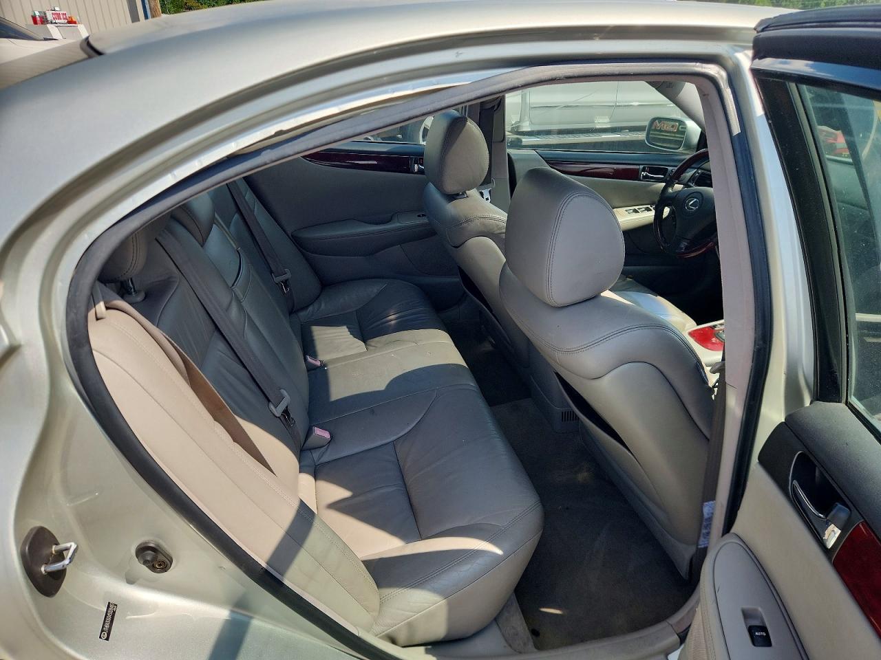 2004 Lexus Es 330 Серебряный vin: JTHBA30G045028487