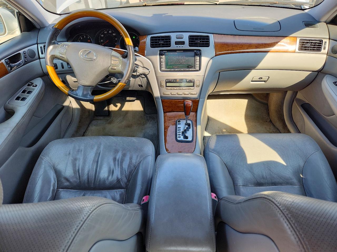 2005 Lexus Es 330 Серебряный vin: JTHBA30G055057019