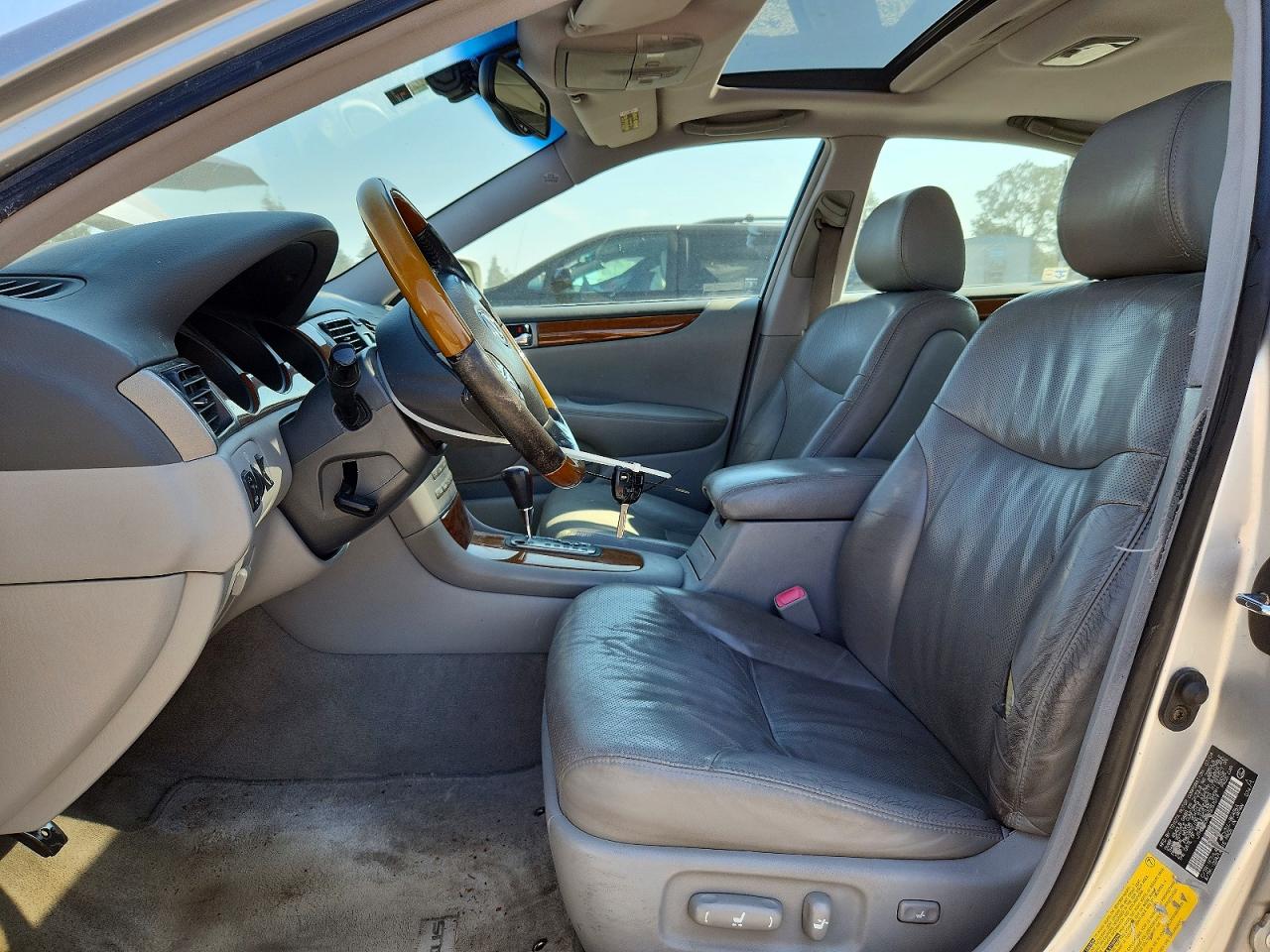 2005 Lexus Es 330 Серебряный vin: JTHBA30G055057019
