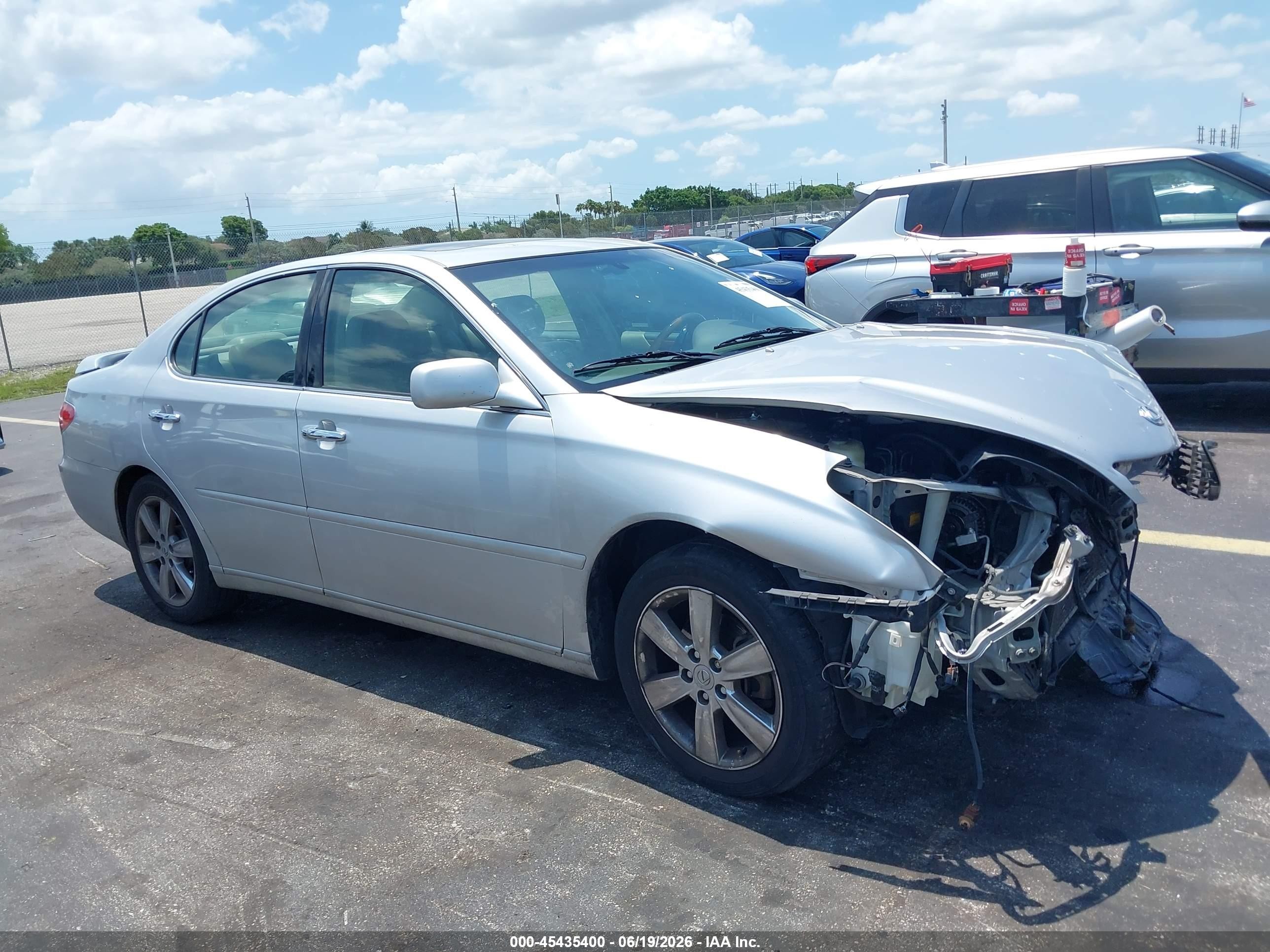 2005 Lexus Es 330   Silver vin: JTHBA30G055068926