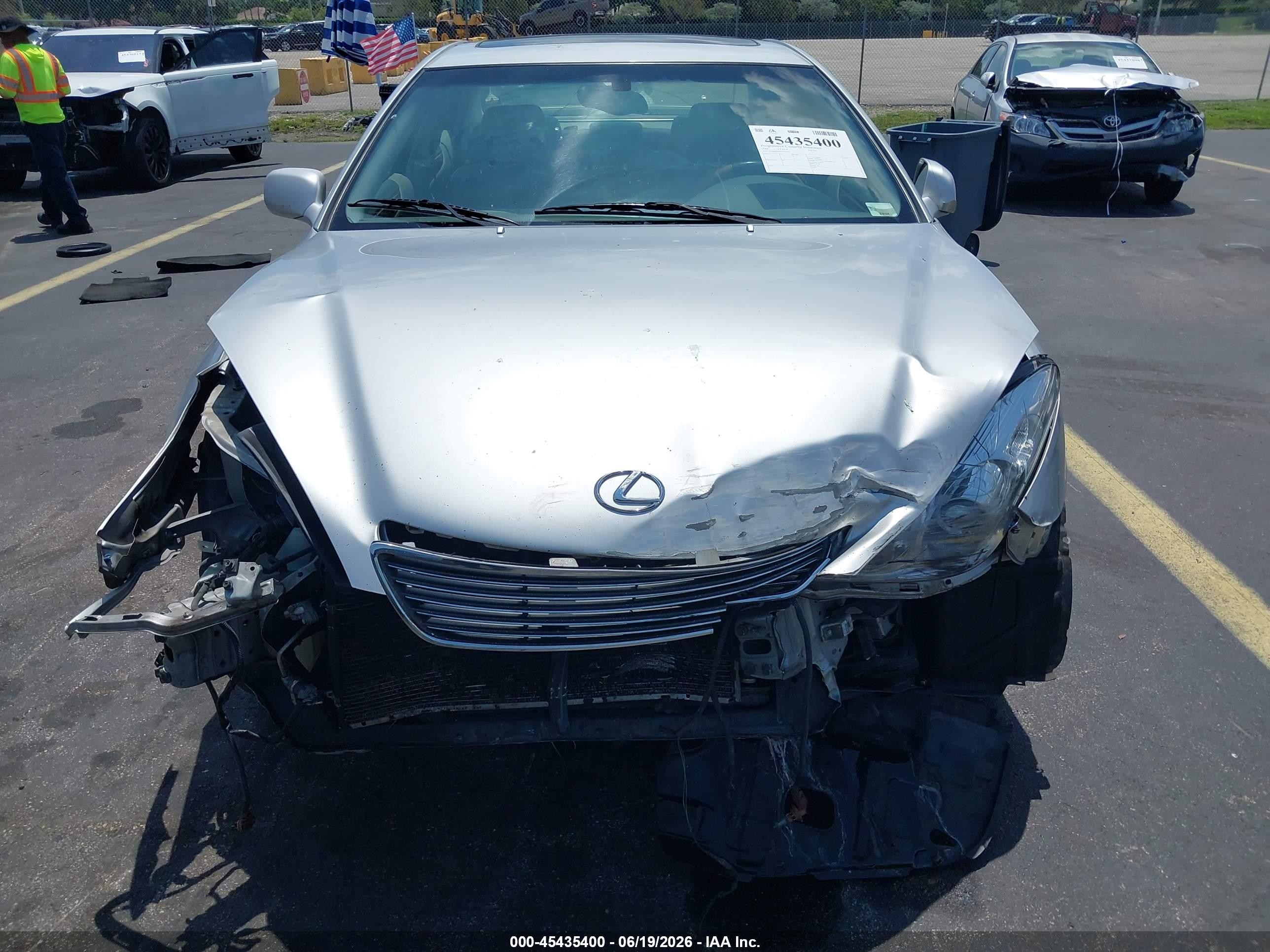 2005 Lexus Es 330   Silver vin: JTHBA30G055068926