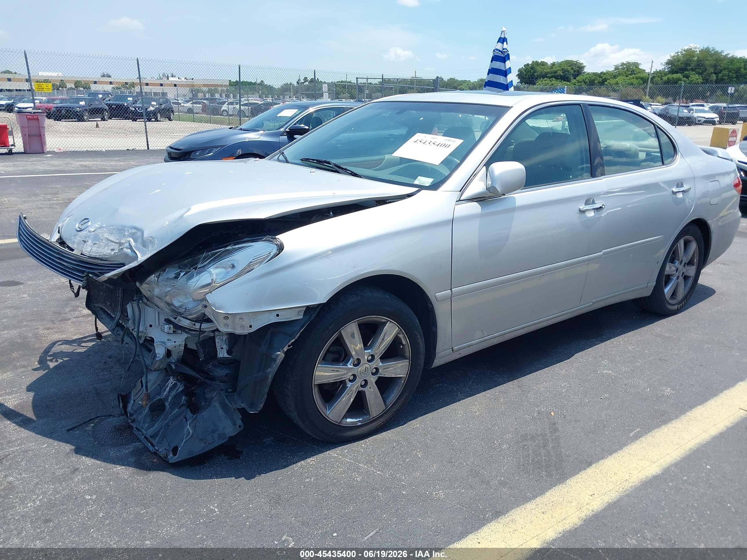 2005 Lexus Es 330   Silver vin: JTHBA30G055068926