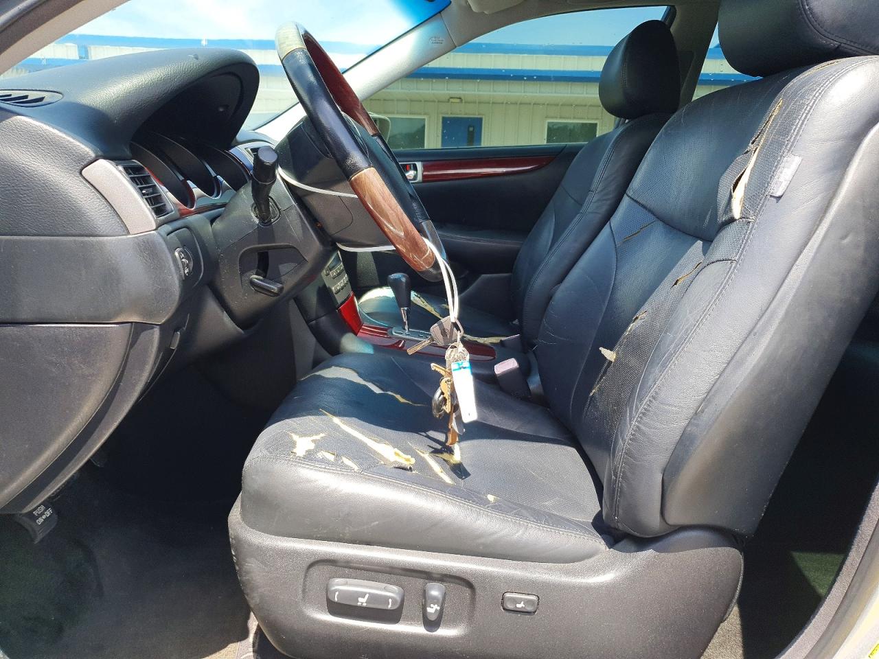 2005 Lexus Es 330 Silver vin: JTHBA30G055070658