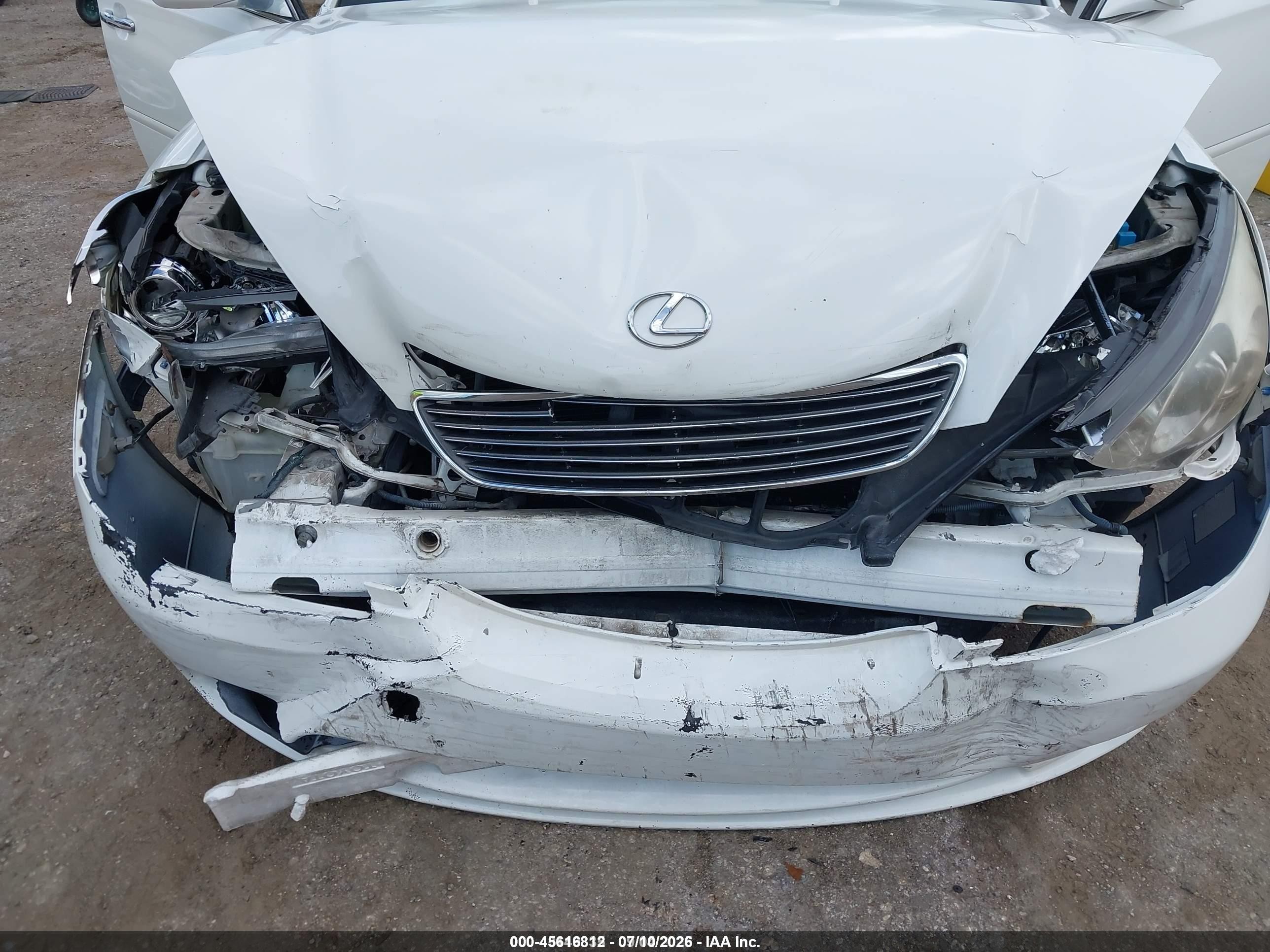 2005 Lexus Es 330   White vin: JTHBA30G055074791