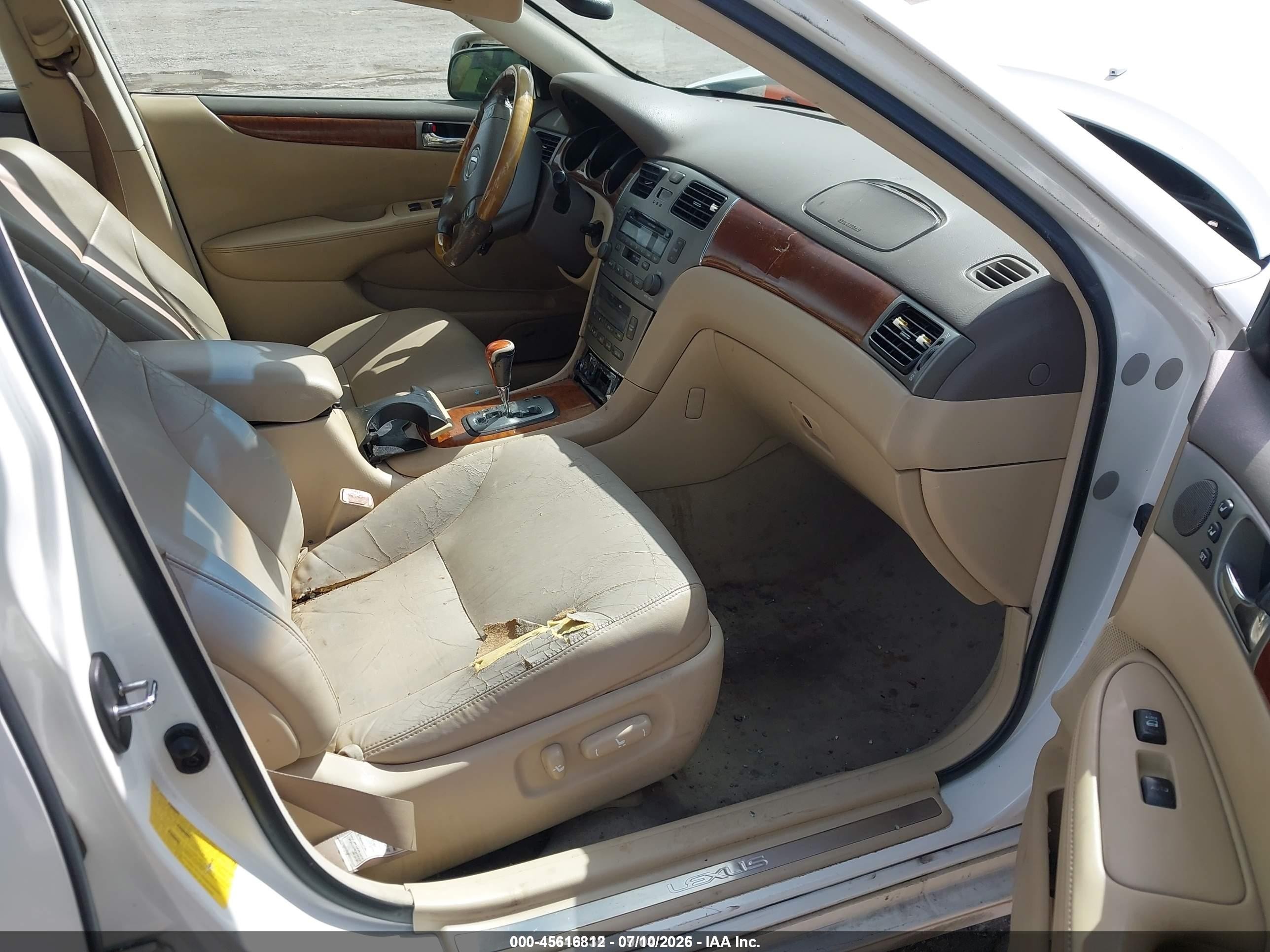 2005 Lexus Es 330   White vin: JTHBA30G055074791